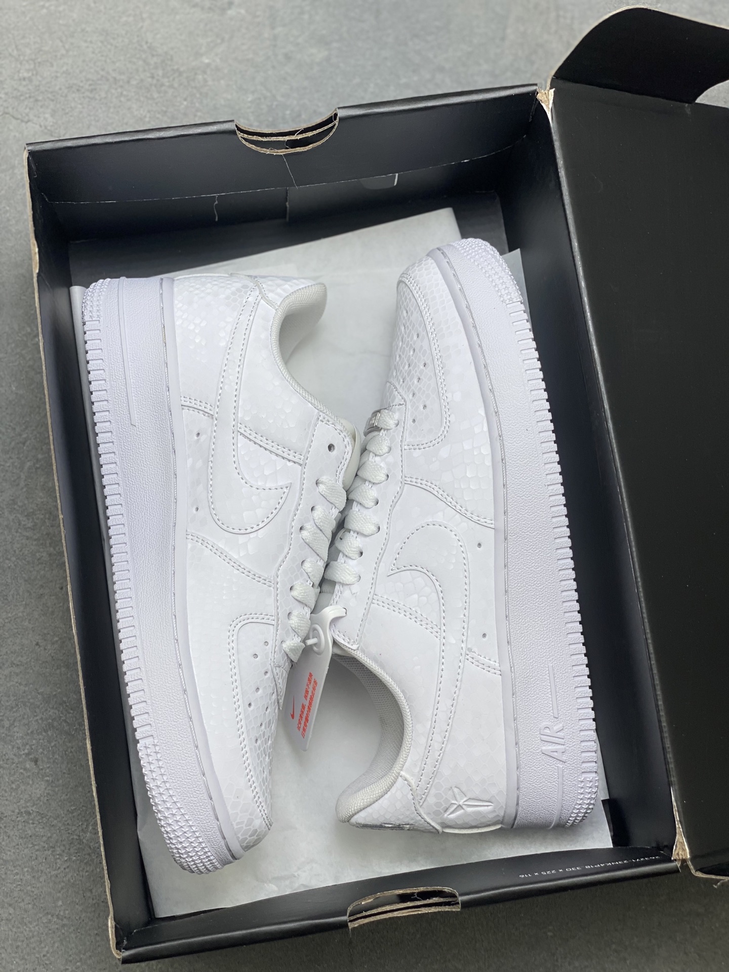 Nike Air Force 1 '07 Low White Leather Sneakers - Limited Edition 10 i1754237003065 7690 0 8