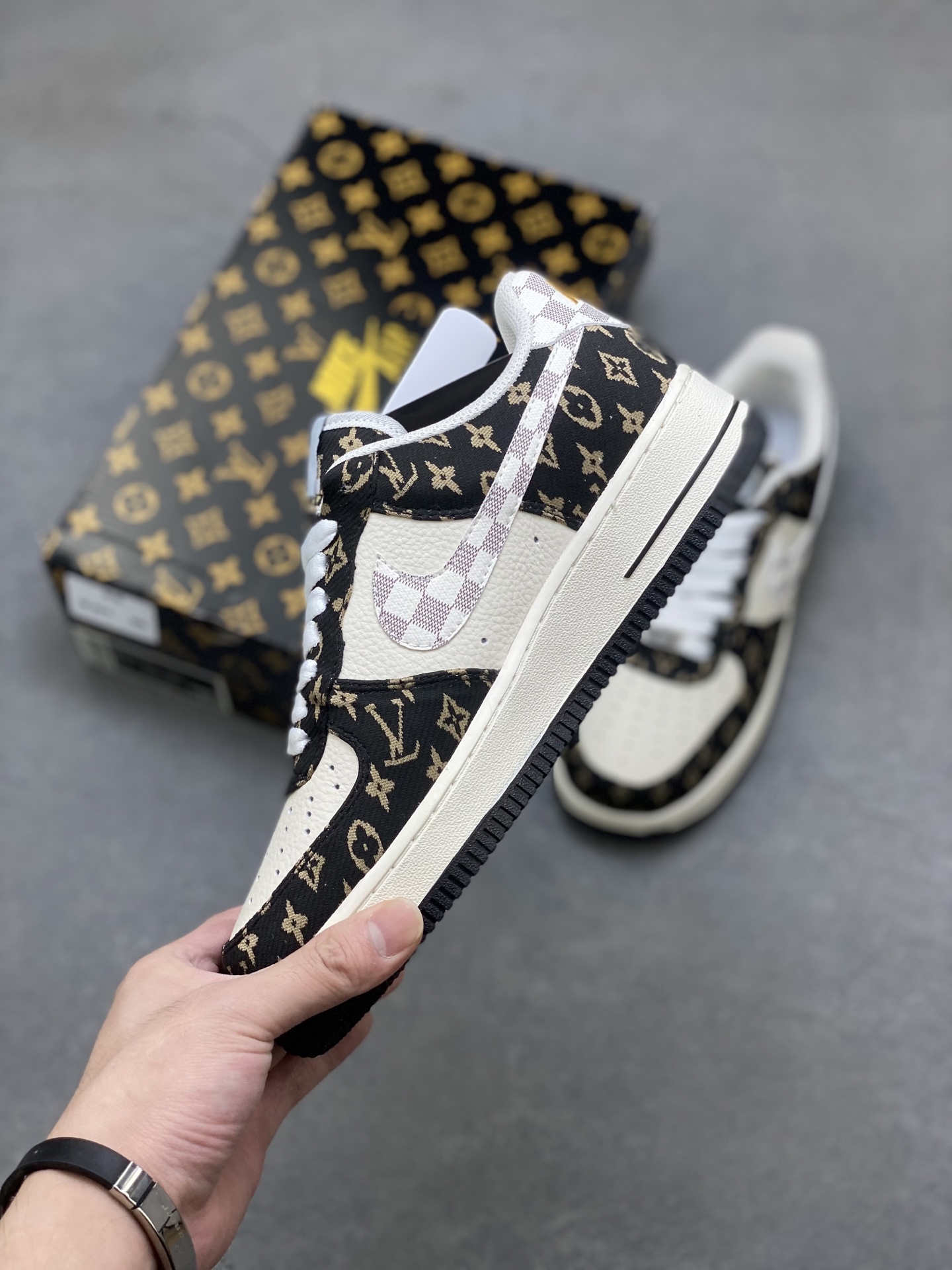 Nike Air Force 1 '07 Low Louis Vuitton Custom Sneakers - Limited Edition 4 i1754237044930 6058 0 2