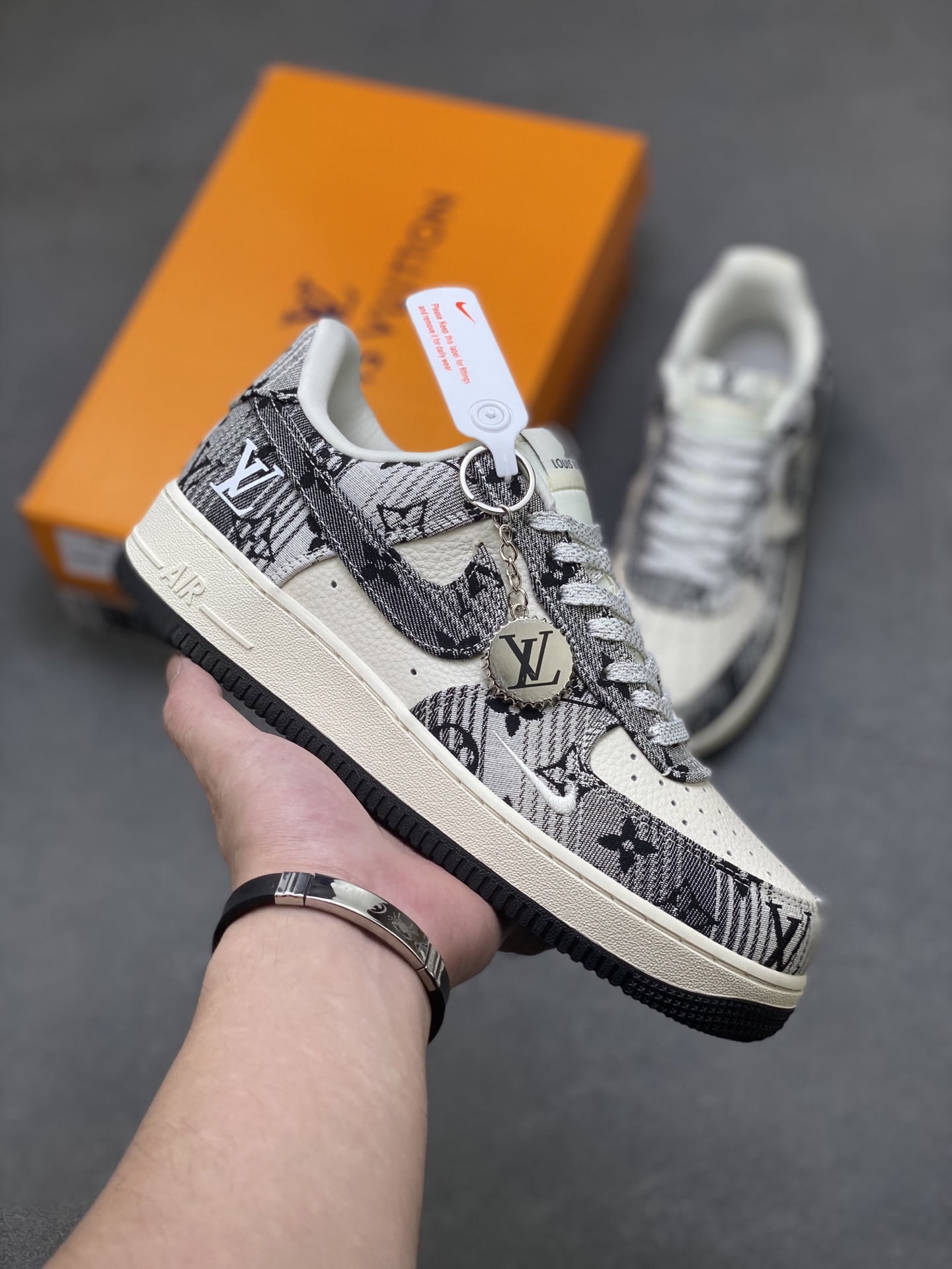 Nike Air Force 1 '07 Low Louis Vuitton Custom Sneakers - Limited Edition 2 i1756051421975 3772 0 0