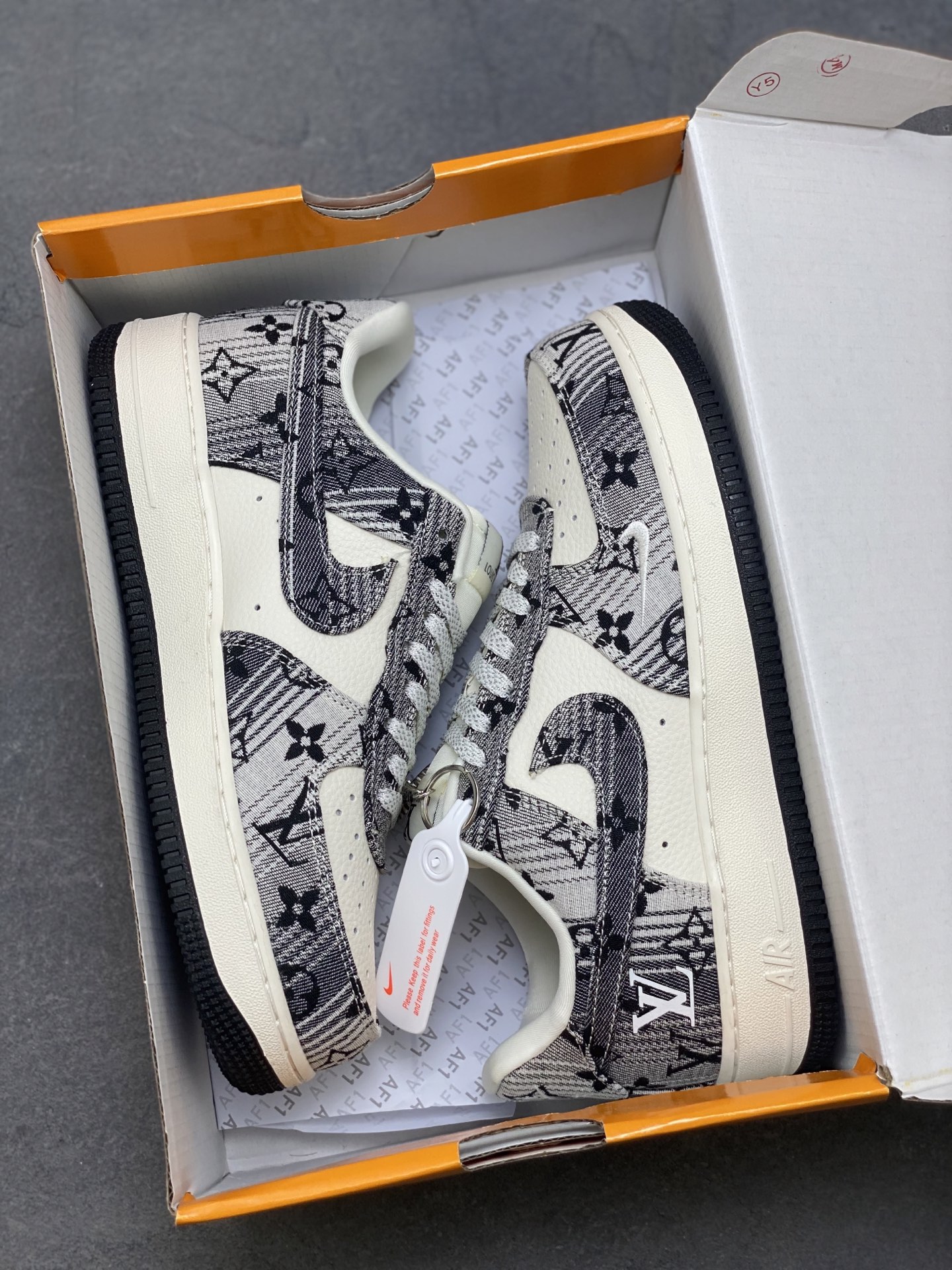 Nike Air Force 1 '07 Low Louis Vuitton Custom Sneakers - Limited Edition 10 i1756051422033 8870 0 8