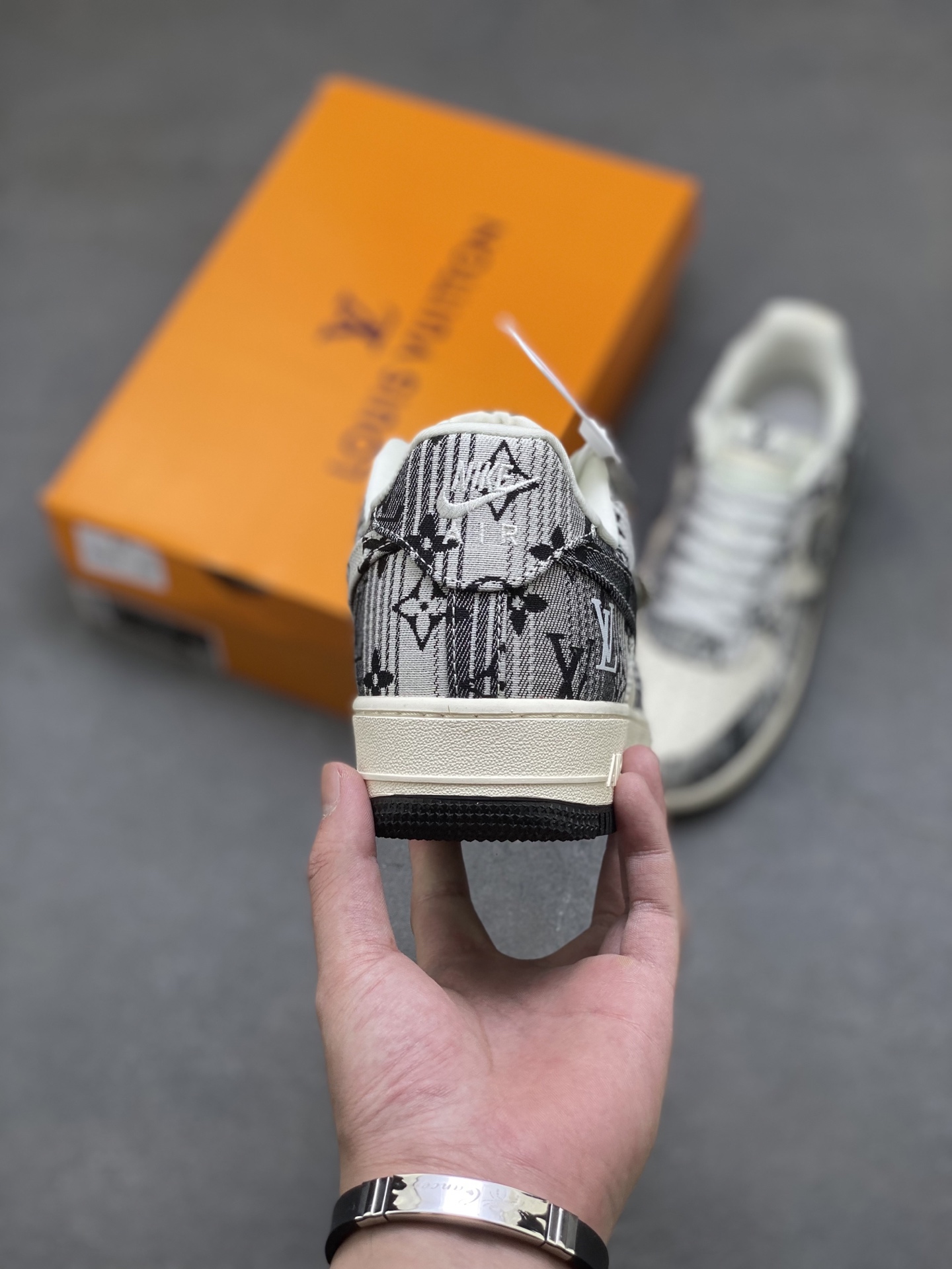 Nike Air Force 1 '07 Low Louis Vuitton Custom Sneakers - Limited Edition 5 i1756051424577 7459 0 3