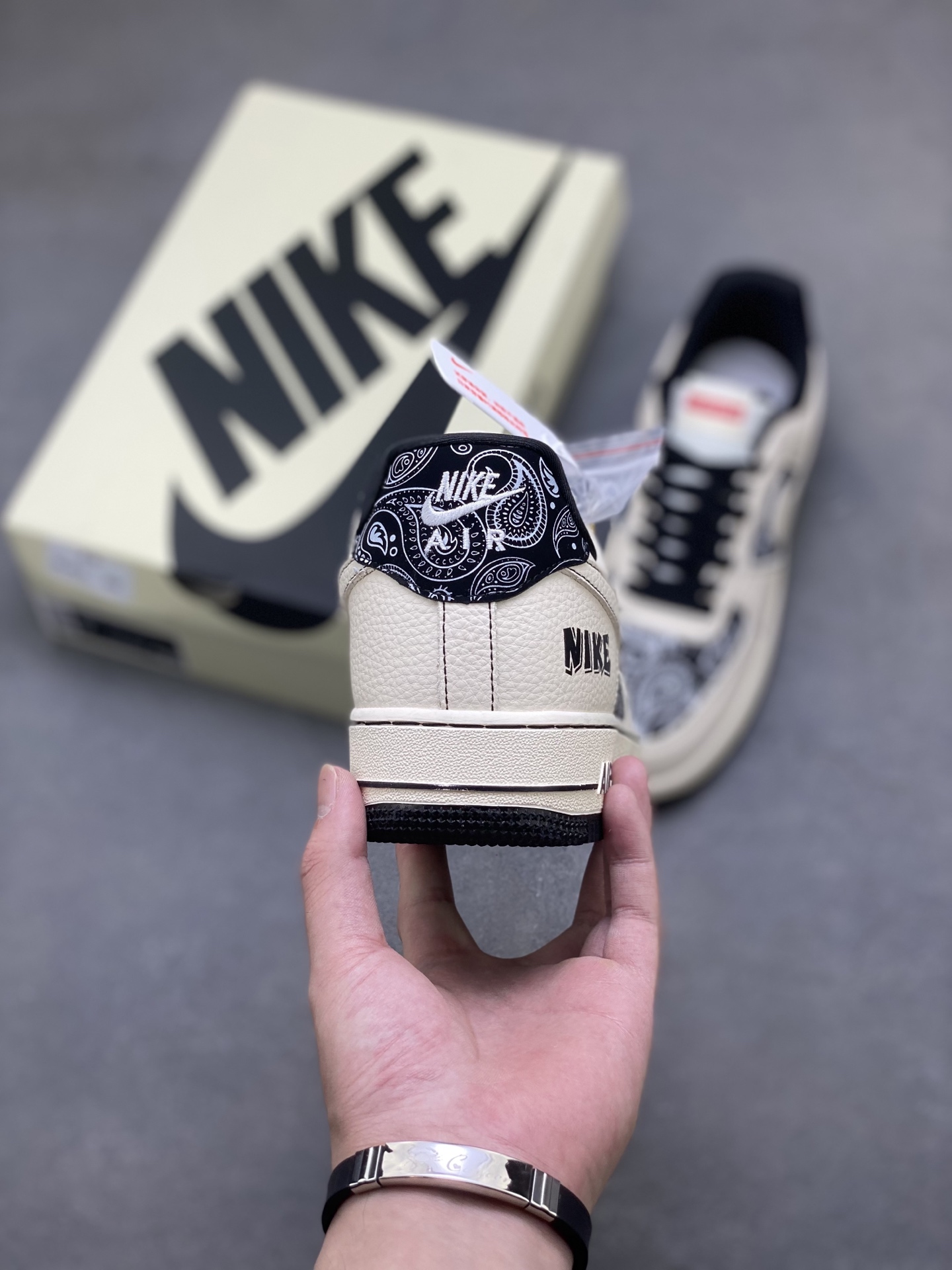 Nike Air Force 1 '07 Low Limited Edition Sneakers - Premium Comfort & Style 5 i1756915709352 5338 0 3
