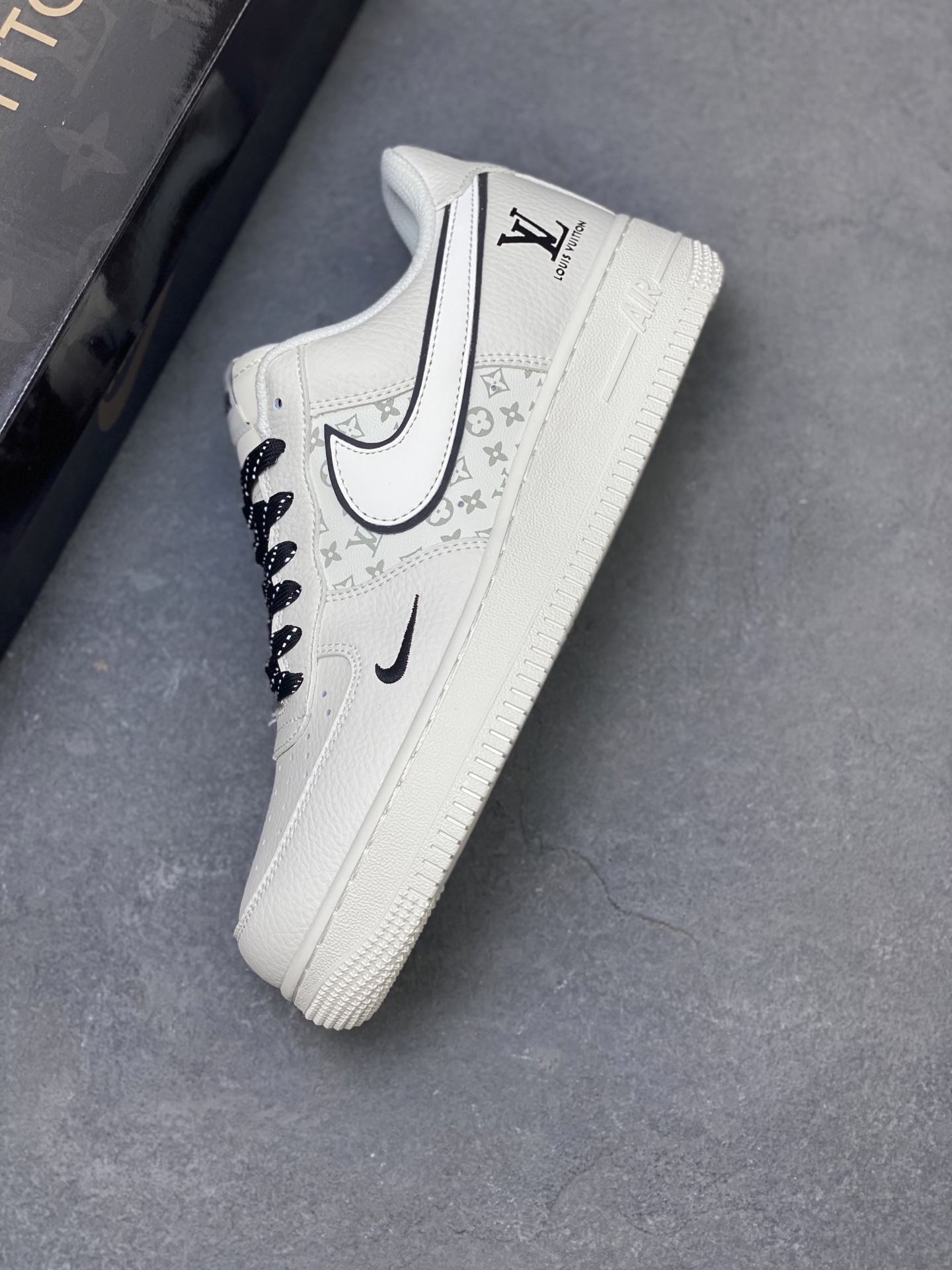Nike Air Force 1 '07 Low Louis Vuitton Custom Sneakers Limited Edition 8 i1756915751321 3406 0 6