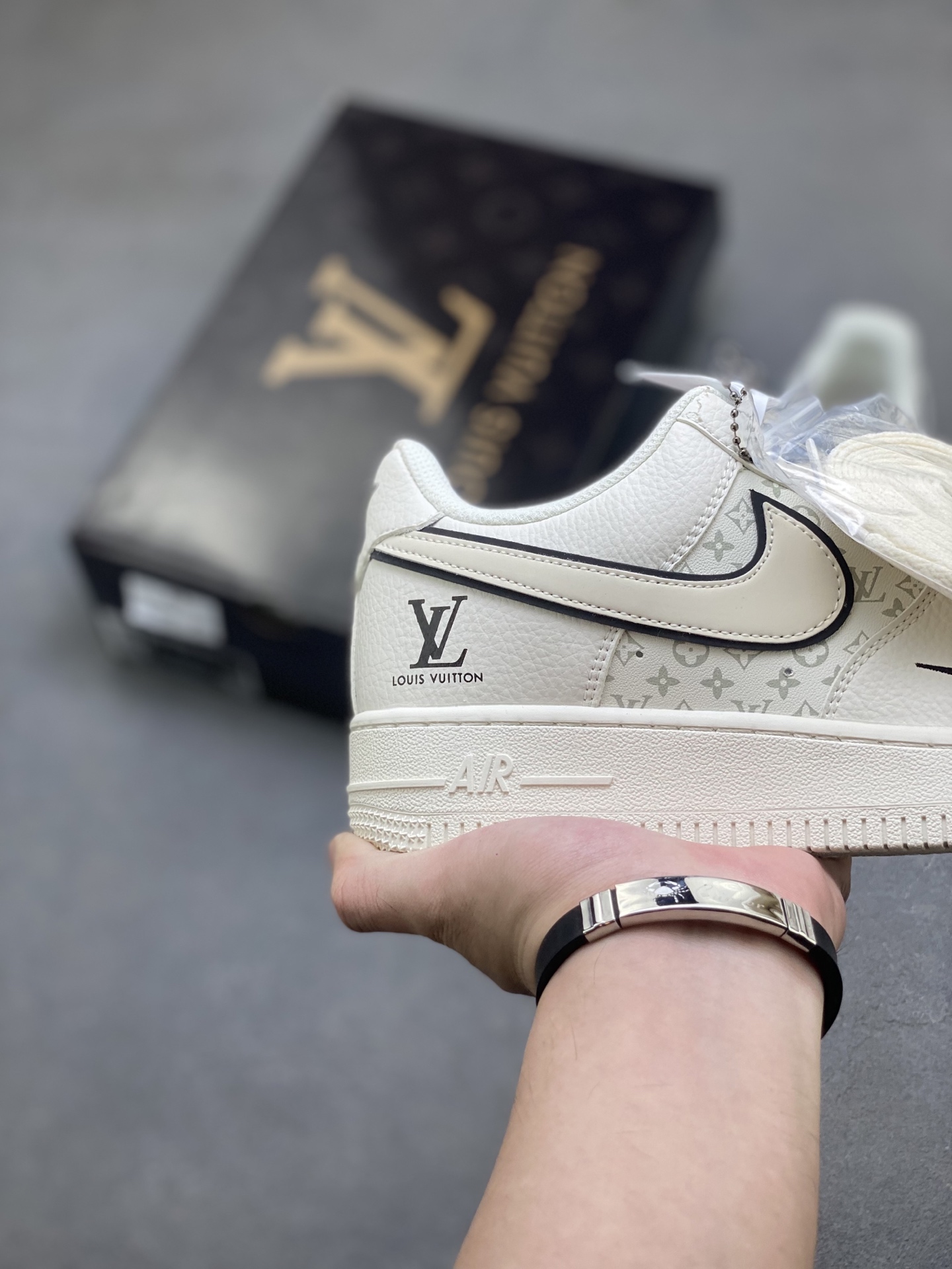 Nike Air Force 1 '07 Low Louis Vuitton Custom Sneakers Limited Edition 6 i1756915752091 5120 0 4
