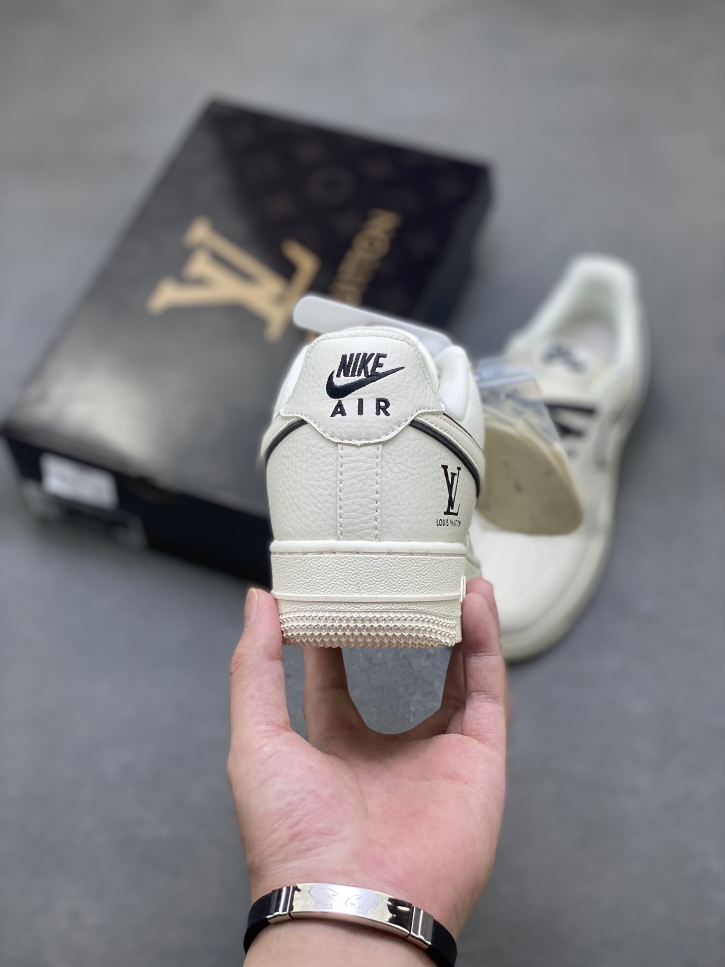 Nike Air Force 1 '07 Low Louis Vuitton Custom Sneakers Limited Edition 5 i1756915755371 4640 0 3