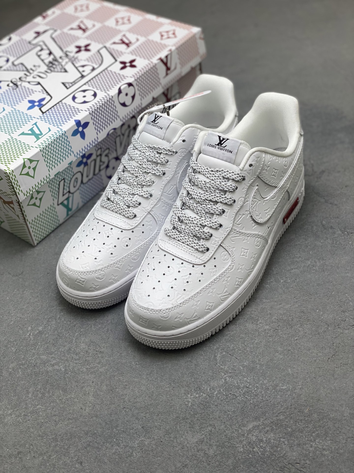 Nike Air Force 1 '07 Low White Leather Sneakers with Monogram - Limited Edition 9 i1757174437531 3423 0 7