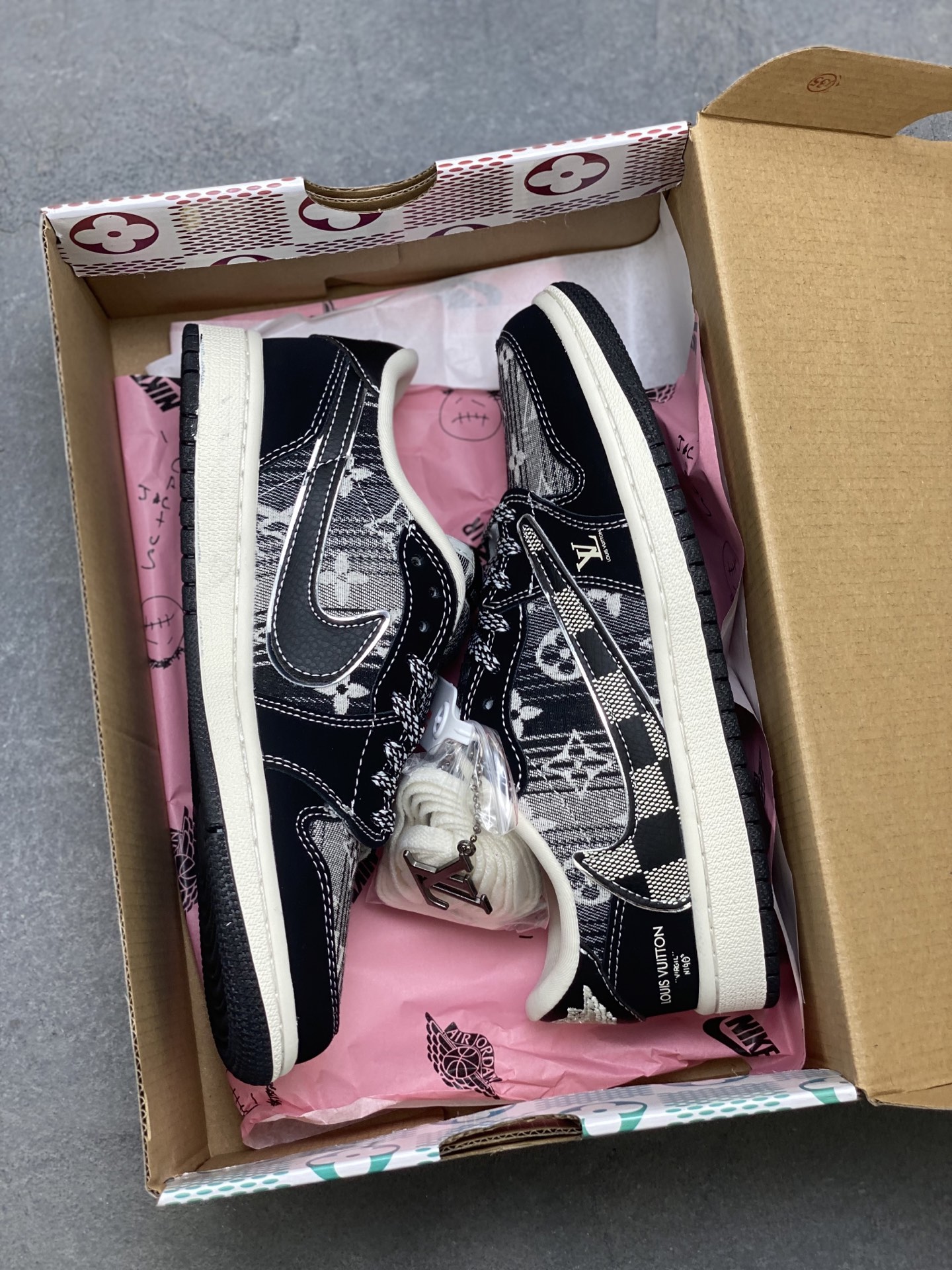 Louis Vuitton x Air Jordan 1 Low Custom Sneakers - Designer Collaboration 10 i1757174997119 4330 0 8