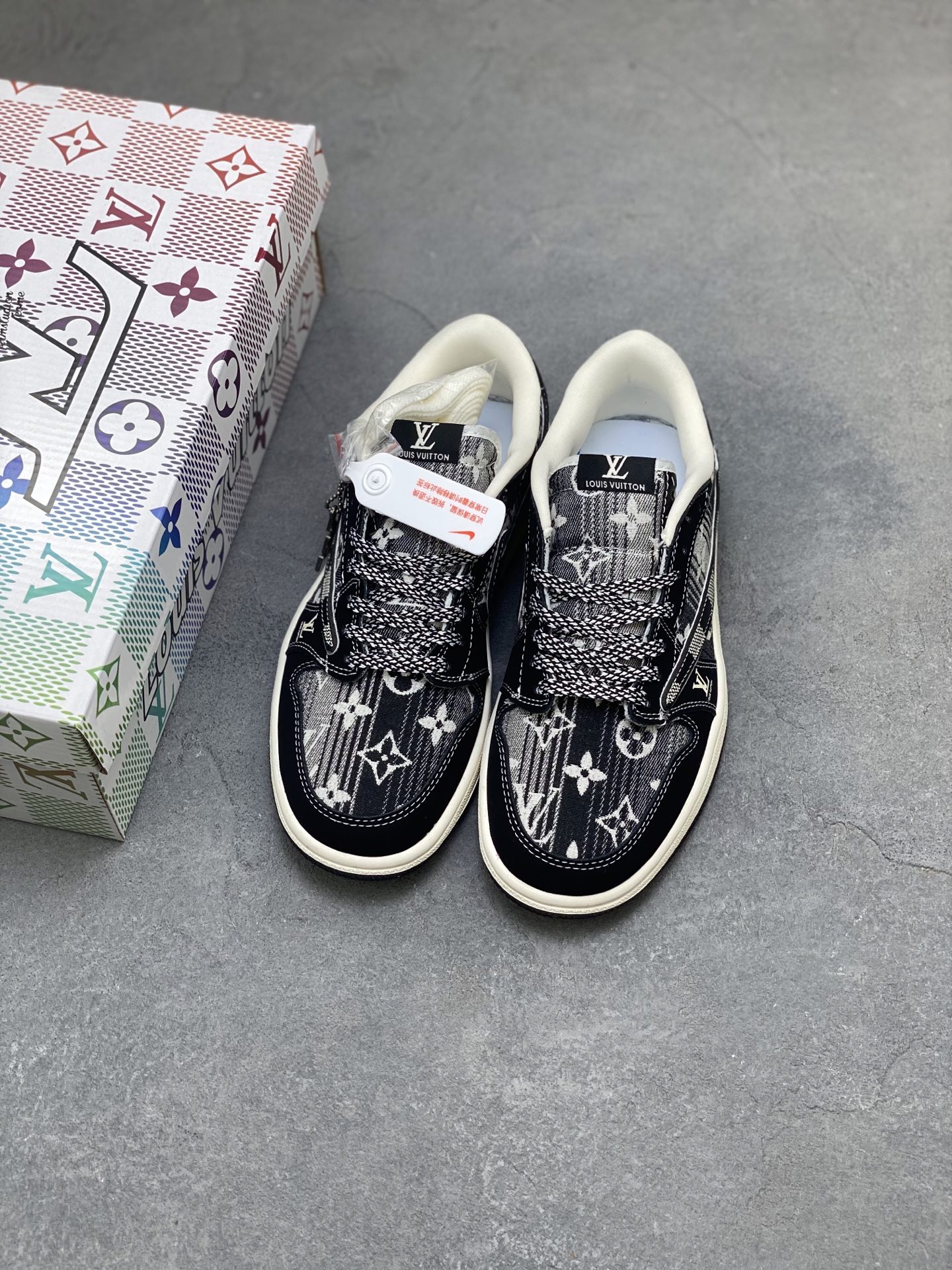 Louis Vuitton x Air Jordan 1 Low Custom Sneakers - Designer Collaboration 9 i1757174997181 4315 0 7