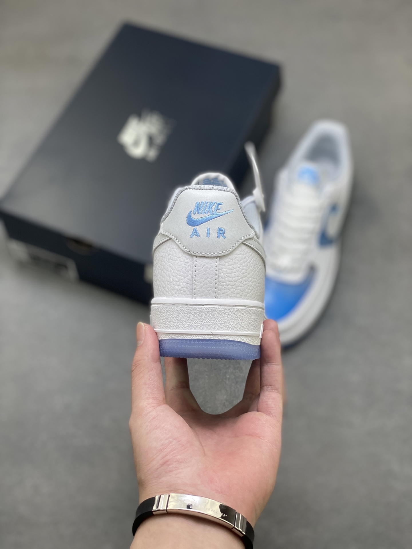 Nike Air Force 1 '07 Low White/Blue Limited Edition Sneakers - IB5724-100 5 i1757261472391 8712 0 3