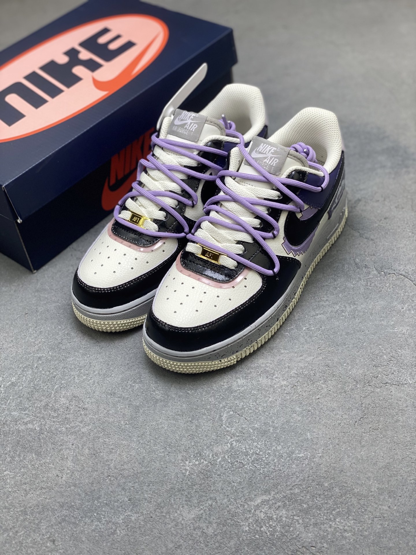 Nike Air Force 1 '07 Low Sneakers, Limited Edition - Style & Comfort 9 i1757261525321 8935 0 7