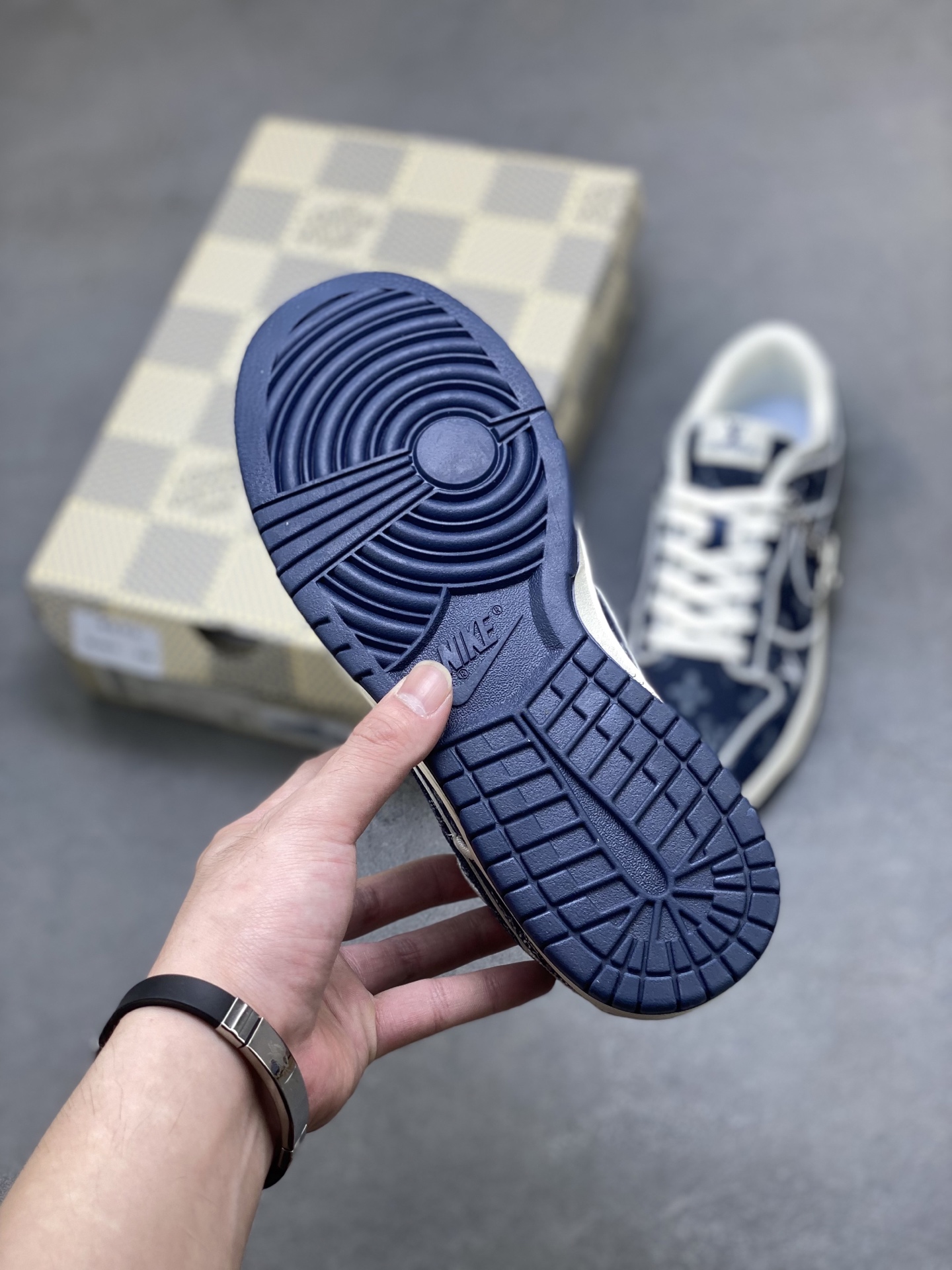 Nike SB Dunk Low Louis Vuitton Custom Sneakers Low-Top Casual Shoes 6 i1757261935385 7632 0 5