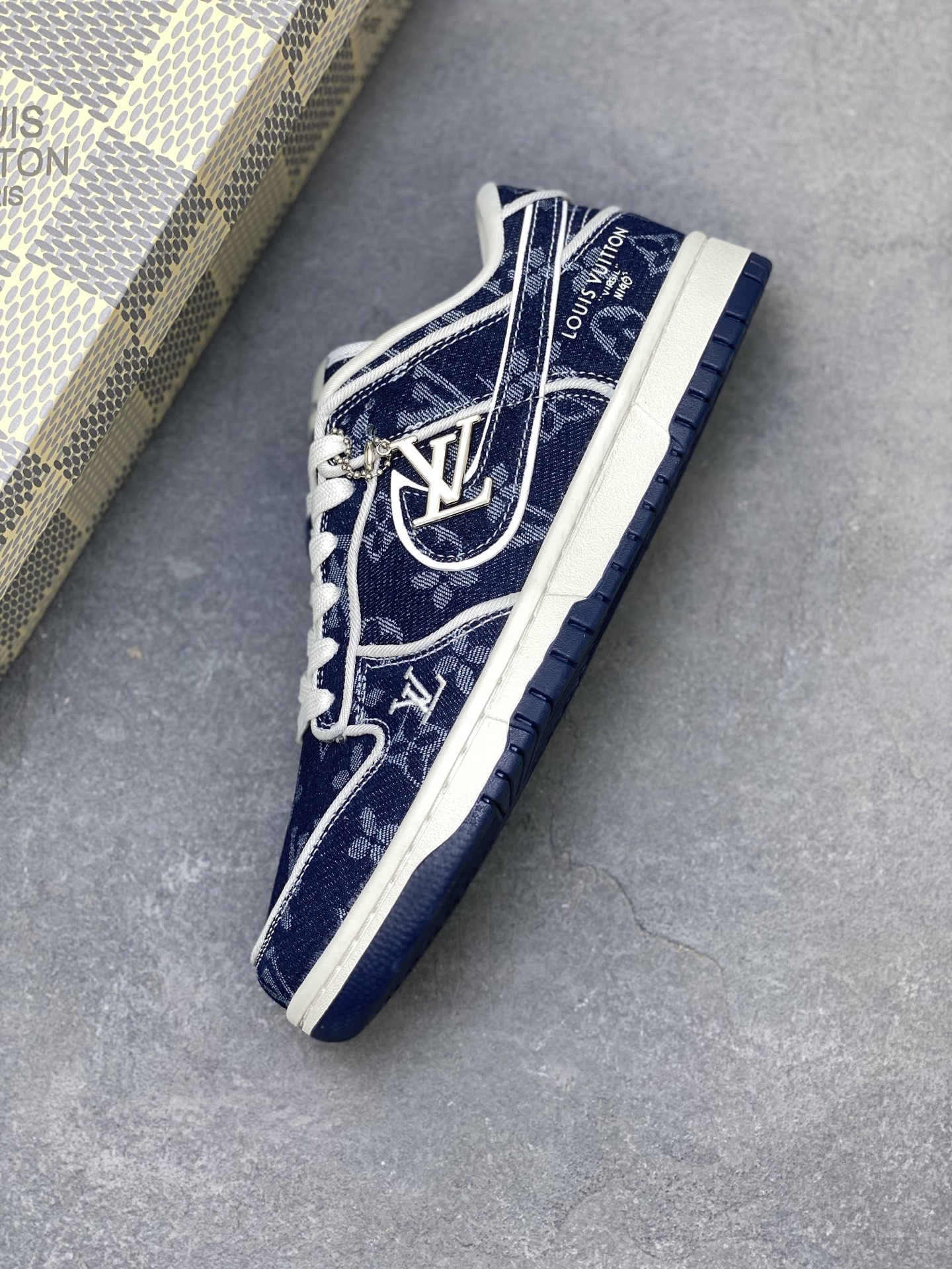 Nike SB Dunk Low Louis Vuitton Custom Sneakers Low-Top Casual Shoes 7 i1757261935476 4727 0 6