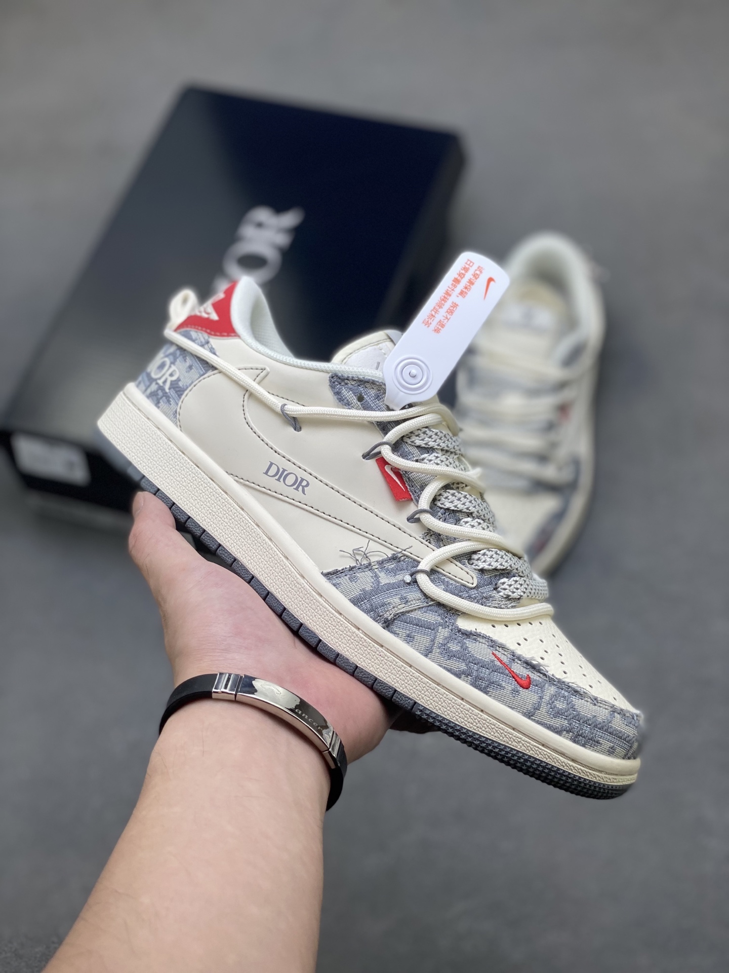 Air Jordan 1 Low Fragment x Travis Scott x Dior Collaboration Sneakers 2 i1757261994192 8779 0 0