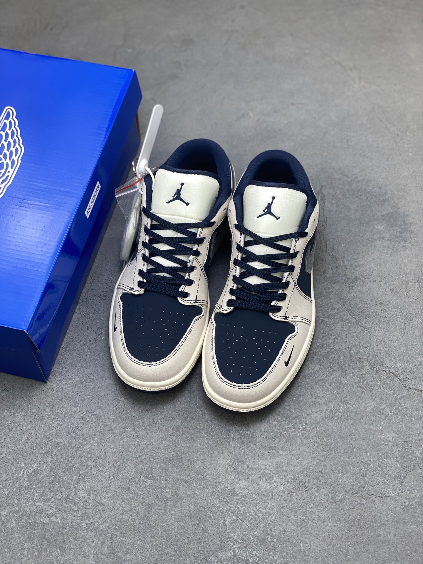 Air Jordan 1 Low Fragment x Travis Scott x Dior Limited Edition Sneakers 9 i1757262101201 3442 0 7