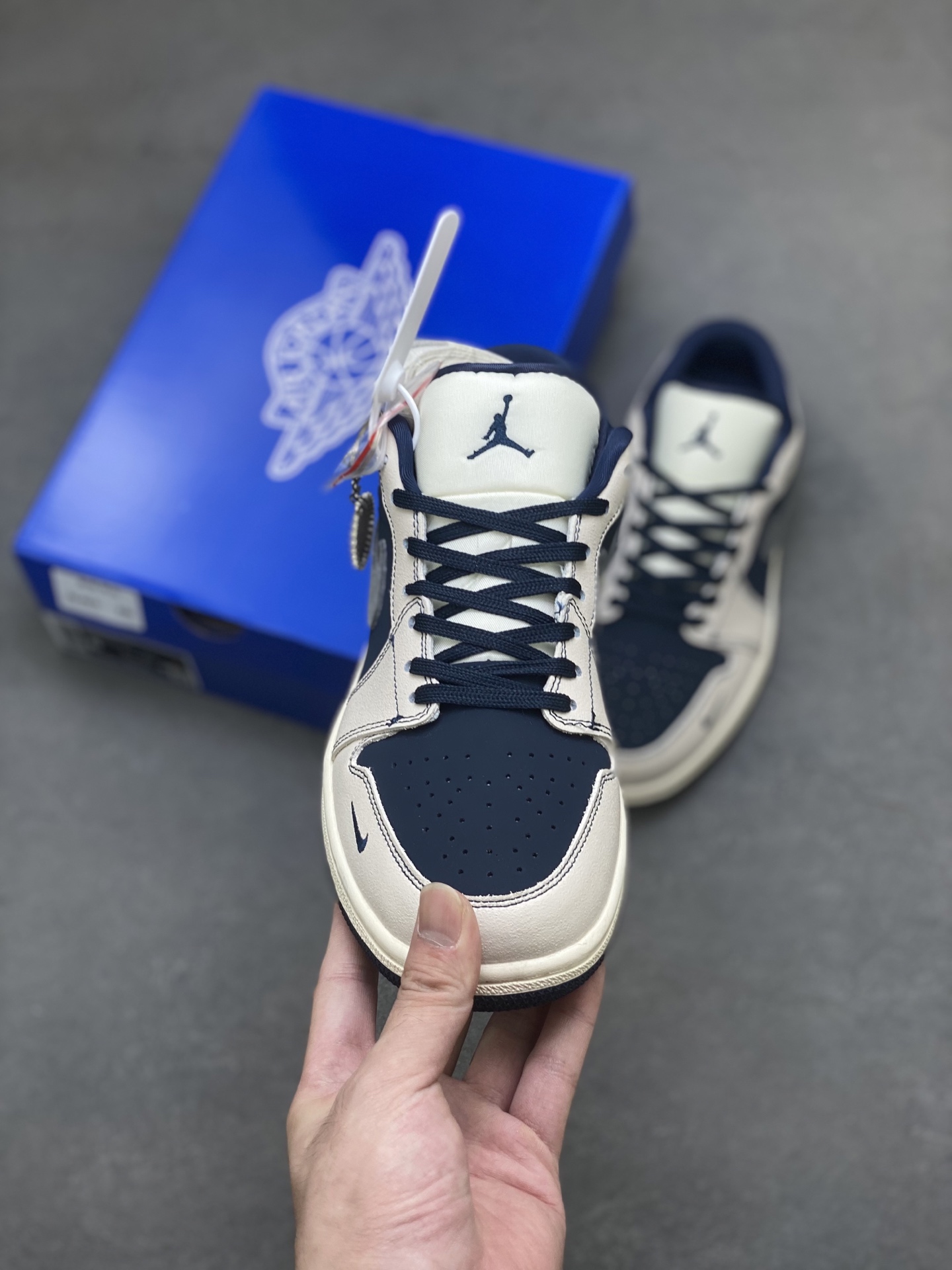 Air Jordan 1 Low Fragment x Travis Scott x Dior Limited Edition Sneakers 3 i1757262101397 140 0 1