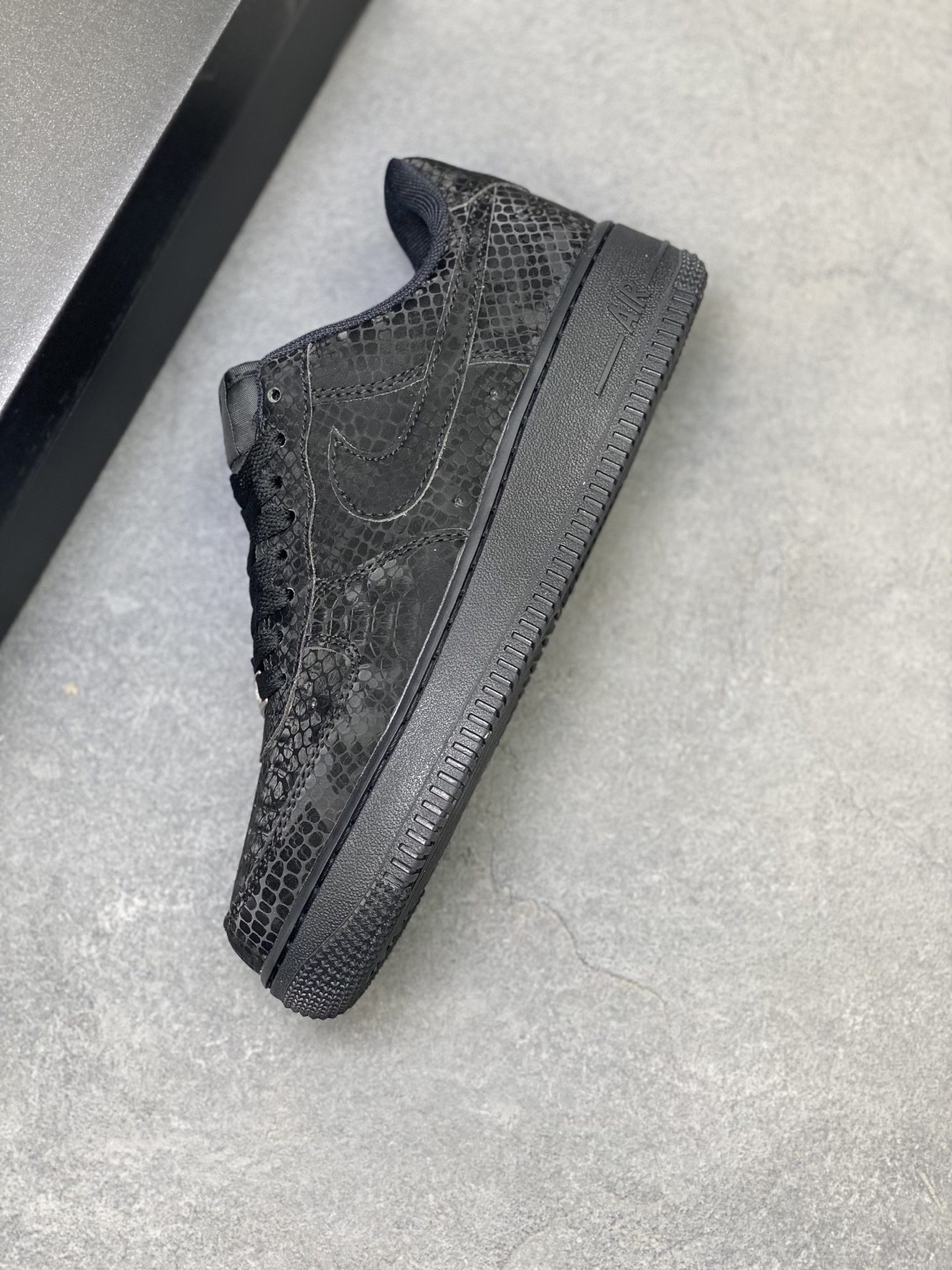 Nike Air Force 1 '07 Low Black SnakeSkin Limited Edition Sneakers 8 i1757347628452 9100 0 6