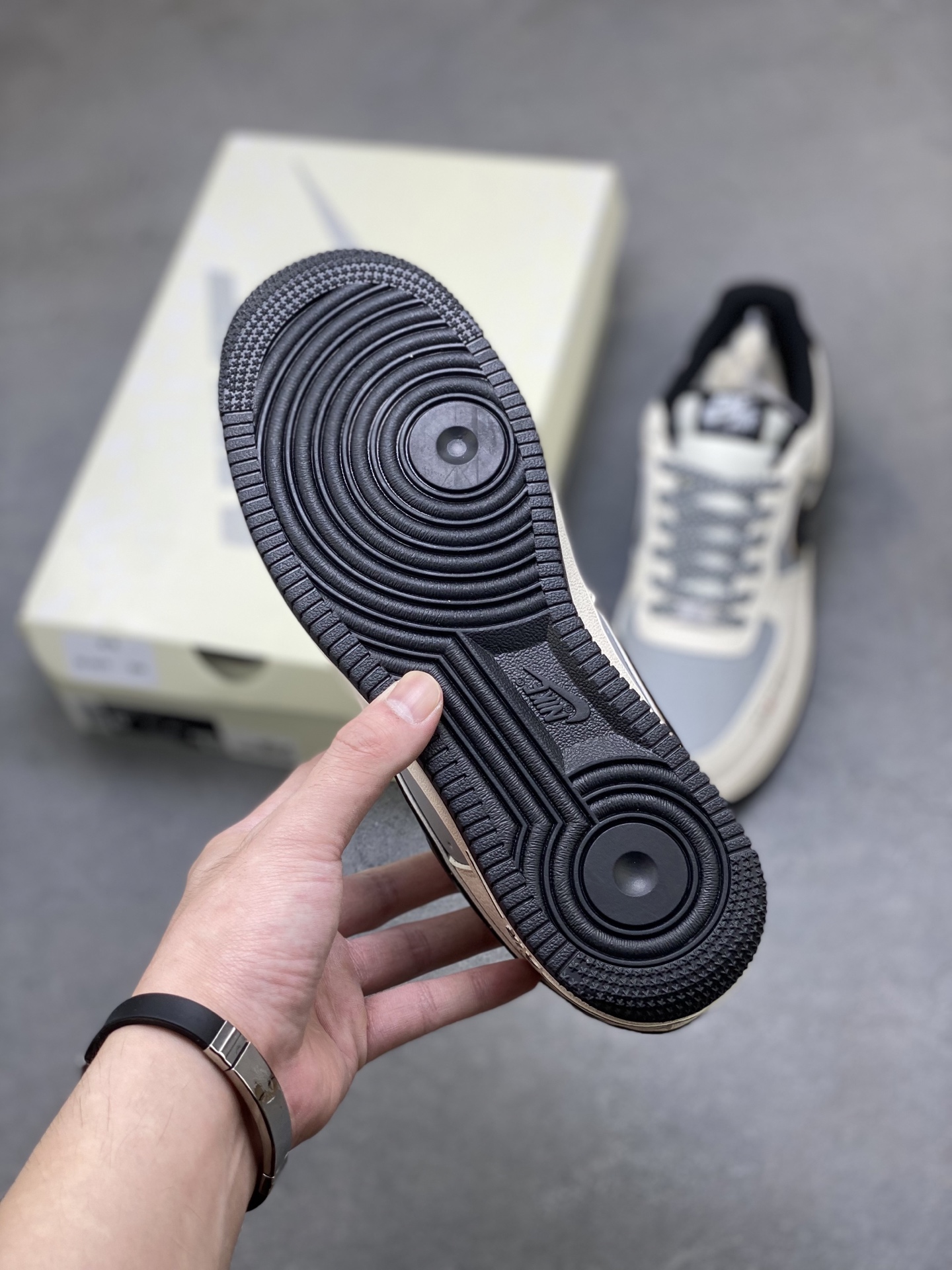 Nike Air Force 1 '07 Low Sneakers, Limited Edition, Custom Hardware 7 i1758643443065 3453 0 5