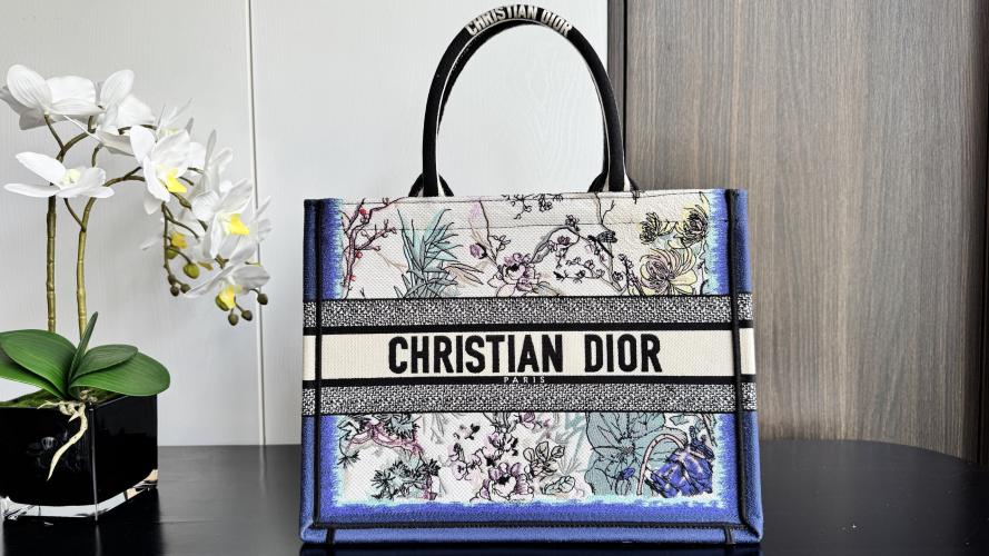 Dior Book Tote Bag, Butterfly Around The World Embroidery,36 cm,White 1 Dior Book Tote Bag, Butterfly Around The World Embroidery,36 cm,White