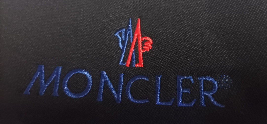 “Gold Logo Embroidery Recreational Shorts for Men and Women in Black, Sizes S-XL” - 图片 3