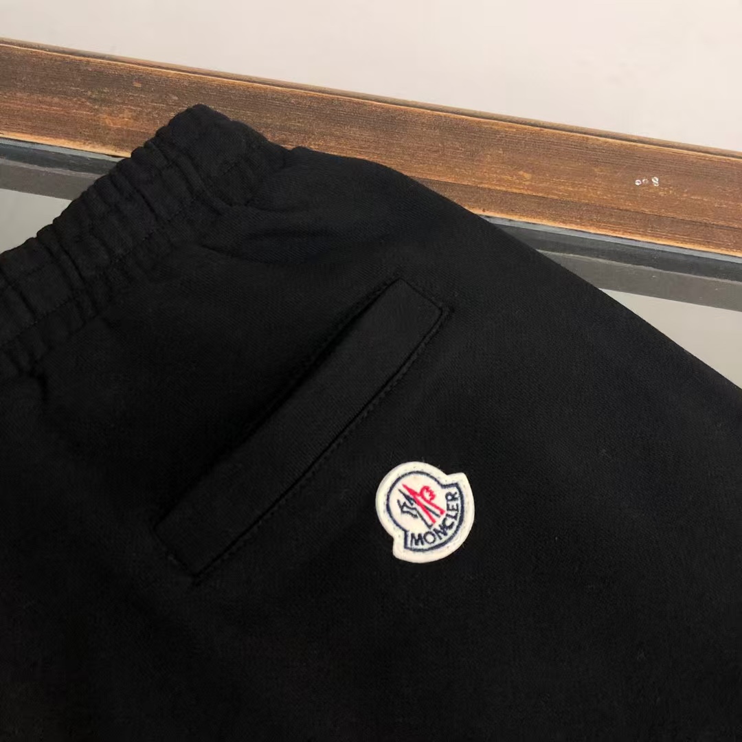 “Gold Logo Embroidery Recreational Shorts for Men and Women in Black, Sizes S-XL” - 图片 6