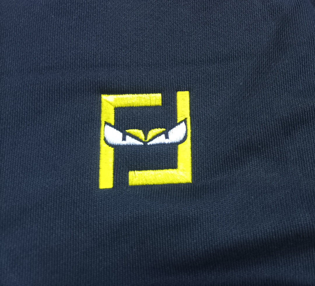 New Longer Research on Standard Glogo Digital Gold Logo Clothing Collection - 图片 5