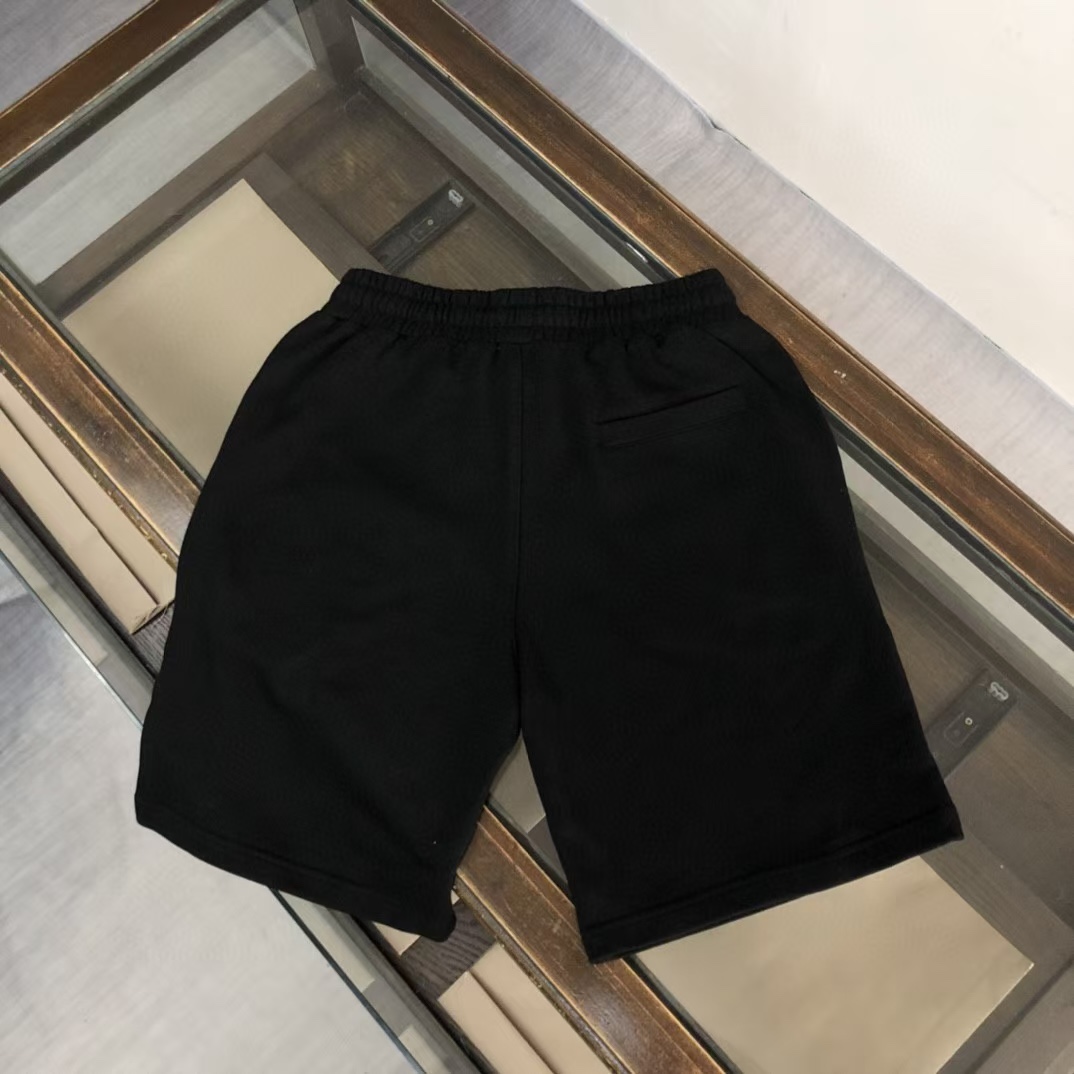 Gold Logo Digital Structure Leisure Fashion in Black, Sizes S-XL: Fendi’s New Collection - 图片 8