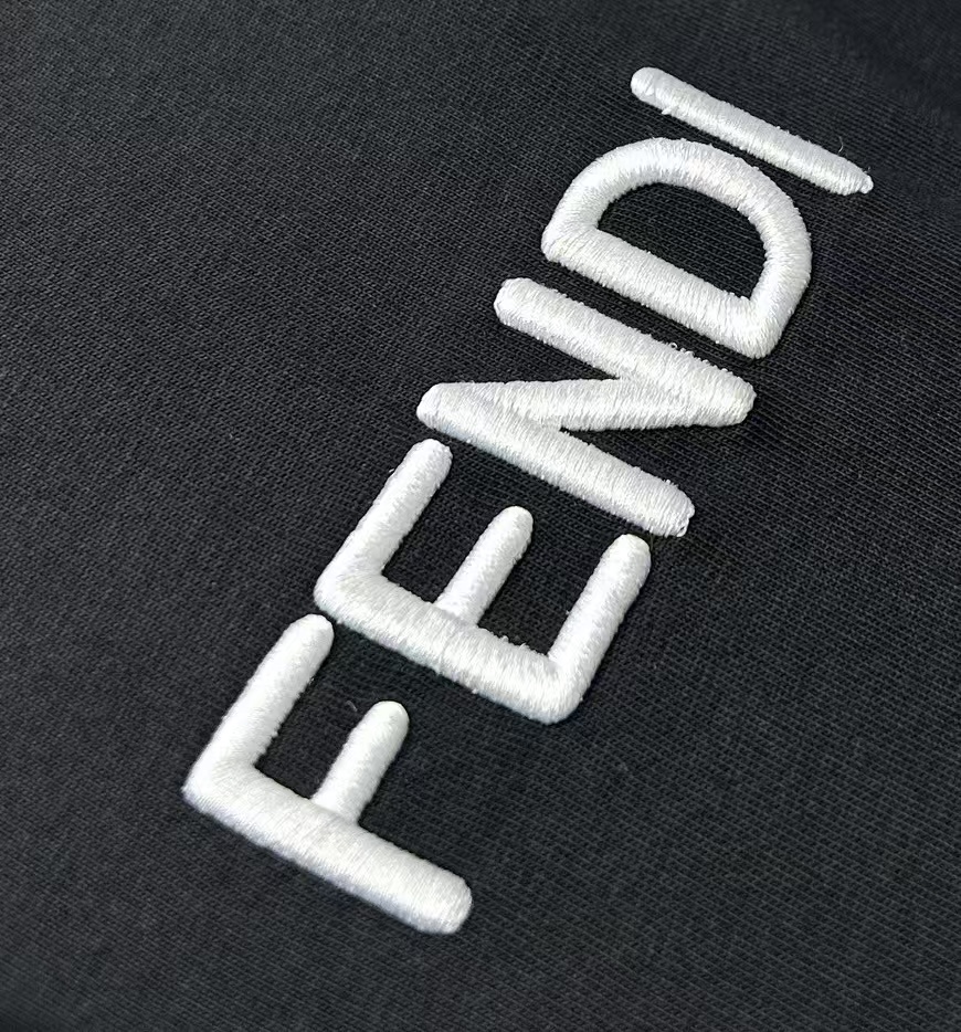 Fashionable Gold Logo Digital Structure Sweatshirt – Cozy Leisure Style for Men and Women - 图片 4