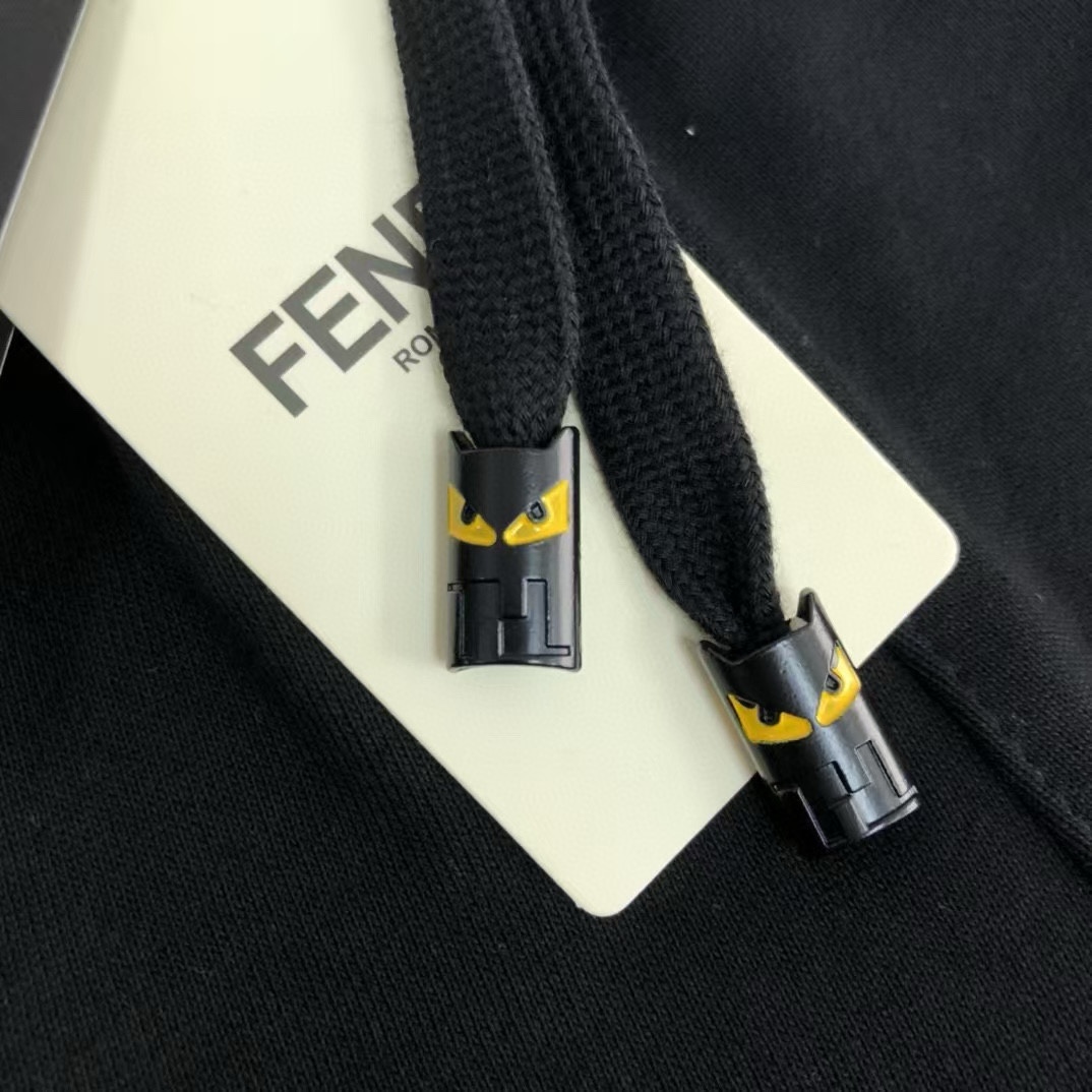 FENDI New Long Research: Gold Logo Digital Structure, Cozy Leisure Fashion in Black - 图片 5