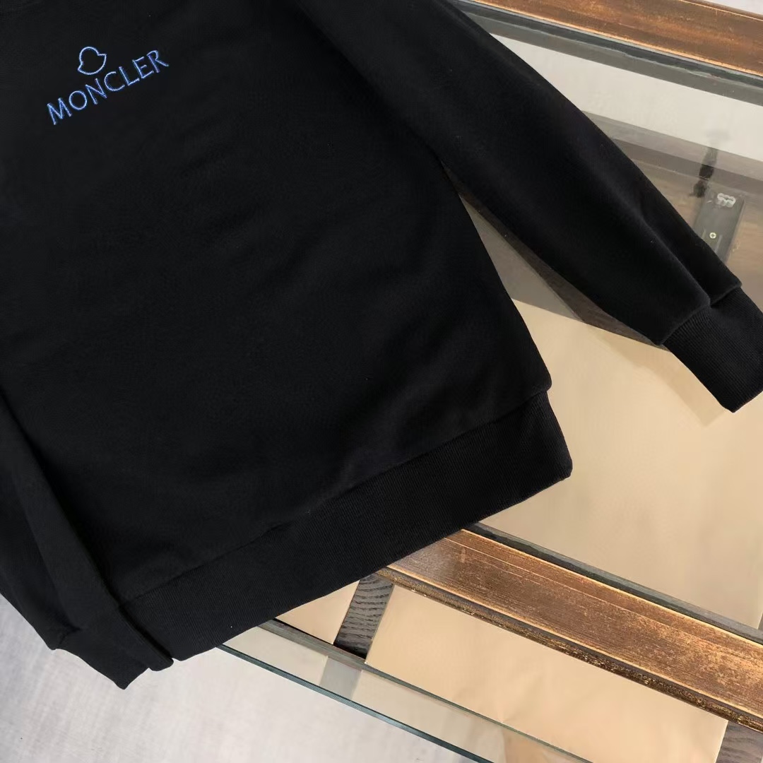 “Mon*CLER Round-Collar Coat with Logo Embroidery in Black, Sizes S-XXL” - 图片 3