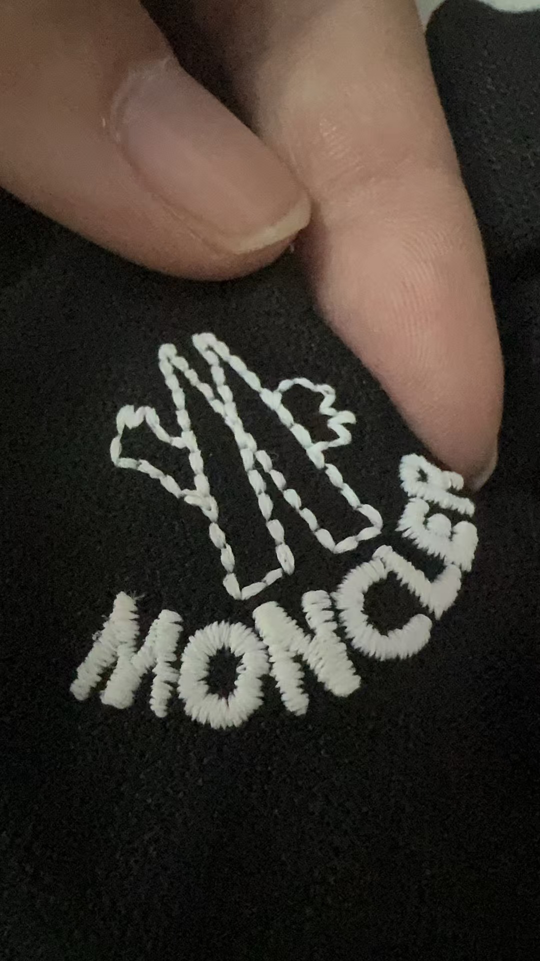 “Mon*CLER Round-Collar Coat with Logo Embroidery in Black, Sizes S-XXL” - 图片 5
