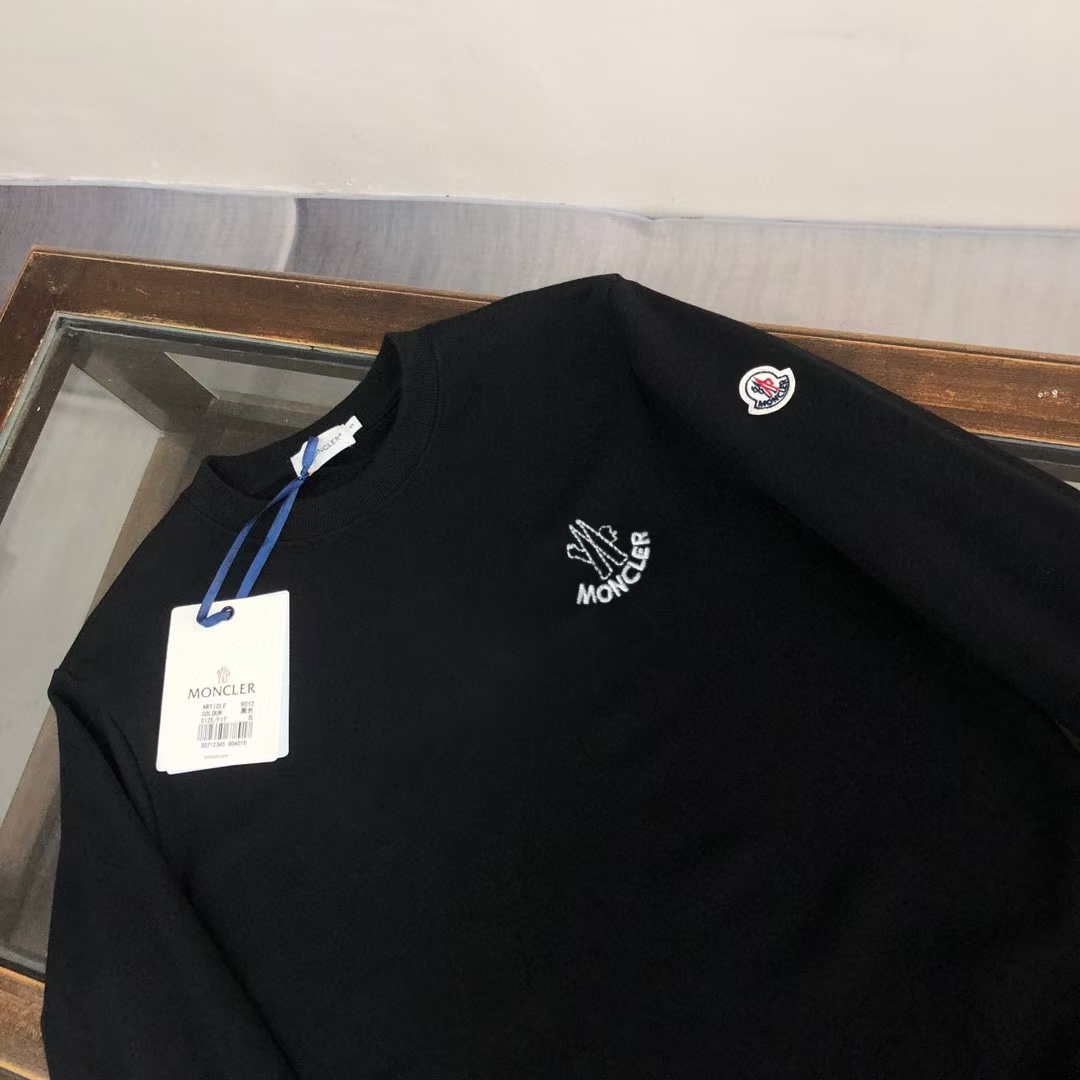 “Mon*CLER Round-Collar Coat with Logo Embroidery in Black, Sizes S-XXL” - 图片 2