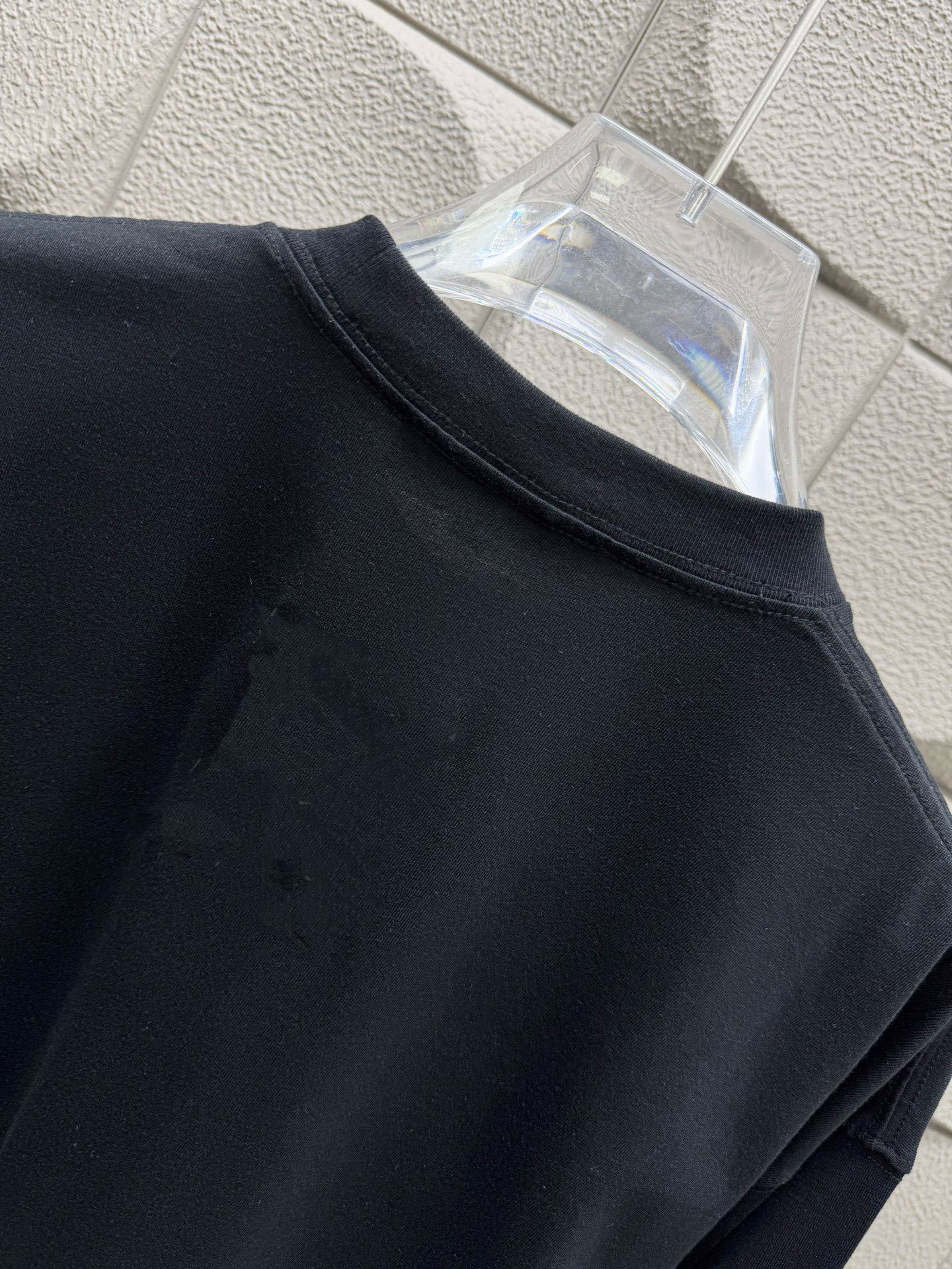 P90
🔥Y3🔥🌟新款薄款长袖🆕采用百分百纯棉面料，手感细腻，搭配logo品牌标识，内搭外穿都好看，码数：S-XL