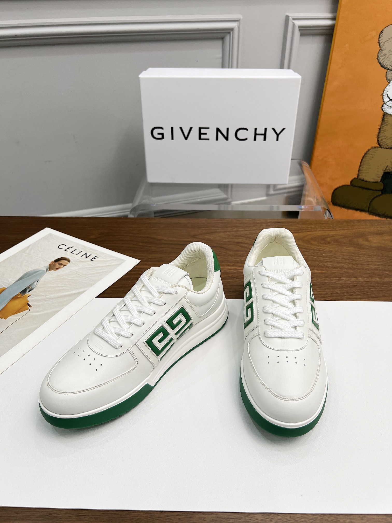 NO:353442,Top version Givenchy 4G low-top jogging sneakers.  Classic, never out of date, factory shipment!  The exclusive model opening on the inside and outside is exclusively designed with Givenchy G LOGO, and the multi-color combination shows Givenchy's trendy personality.  Youthful emanates. All the leather is cut and coated and treated neatly and cleanly!  In short, the process is very complicated. After repeated debugging and development, the original version is benchmarked!  Fabric silk calfskin, original breathable mesh splicing, outsole TPU + vacuum suction mold light sole, foot pad seating cowhide, pressure logo, luxury packaging, full packaging, size 39-44, standard leather shoe size 38.45 custom made, given, given, given, sneakers, cowhide19860909顶级版本 Givenchy/纪梵希 4Ｇ低帮慢跑运动鞋 ．经典,永不过时,工厂出货！内外侧独家开模专属纪梵希大Ｇ LOGO设计工艺,多色的搭配尽显纪梵希潮流 个性．青春散发 所有皮料切边经过涂边处理 整洁干净！ 总之工艺非常复杂 经过反复调试开发对标原版！ 面料丝绸小牛皮 内里原版透气网料拼接 大底TPU+真空吸模轻型鞋底 垫脚底坐挂牛皮压logo 包装豪华全套包装 码数39-44 标准皮鞋尺码 38.45定做,,givenchy,givenchy,sneakers,cowhide,Men's shoes