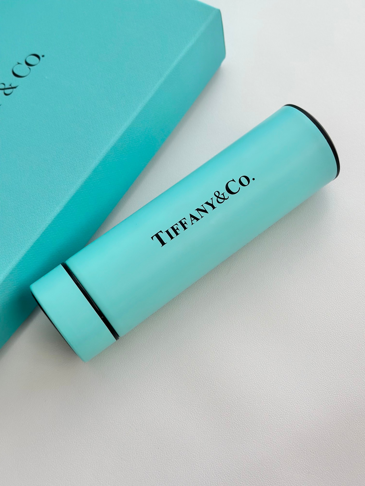 NO:809466,The thermos cup is made of food and medical grade 304 stainless steel. It is safe and reliable and has excellent corrosion resistance, atmospheric corrosion resistance and high temperature strength. It can display the water temperature in the cup at any time!  Very smart. It has a built-in tea filter layer, which can make tea, and the temperature display function is really great!  , trendy department store19860909保温杯 食品医药级304不锈钢材质,安全可靠的同时耐蚀性,耐大气腐蚀性和高温强度都特别好,随时显示杯内水温！非常智能.内置滤茶层,可以泡茶,温度显示这个功能真的太棒了！,潮品百货,accessory