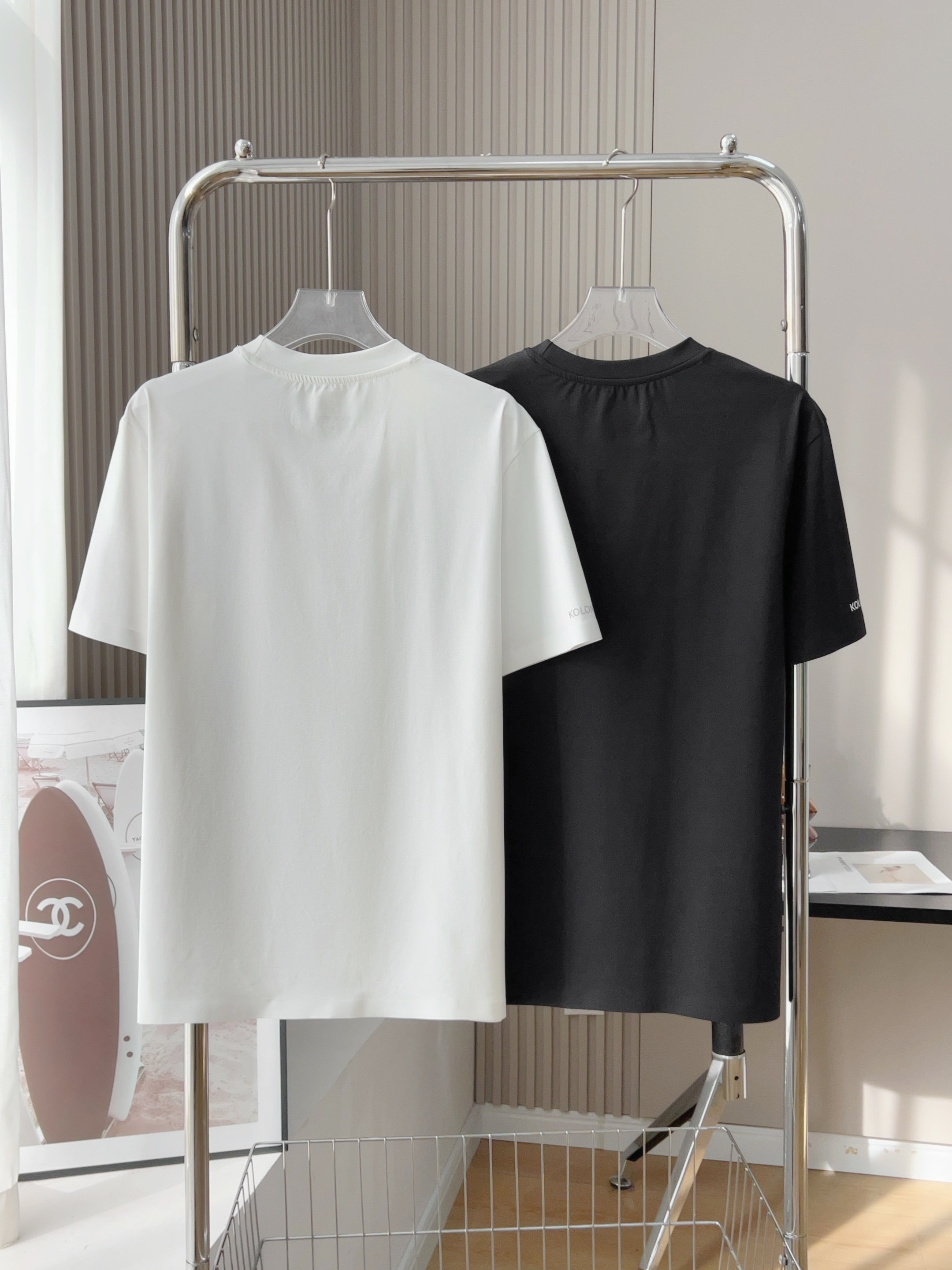 Alternative view of T-Shirt 05451