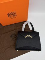 Chanel Gabrielle Bag Cuir de vache 1 Chanel Gabrielle Bag Cuir de vache
