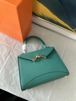 Chanel Gabrielle Bag Cuir de vache 1 Chanel Gabrielle Bag Cuir de vache