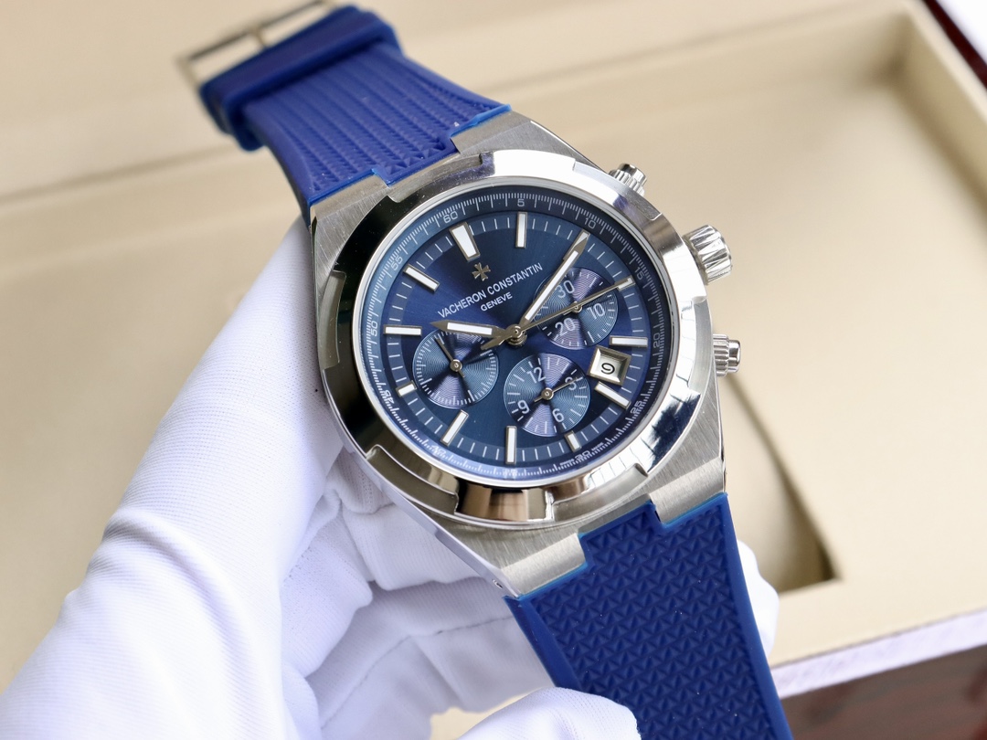 400
江诗丹顿-Vacheron Constantin 纵横四海系列 男士腕表  全自动机械机芯  316精钢表壳  高清矿物质镜面  进口小牛皮表带 直径42mm⚠️实拍图 该腕表所代表的男士精神:正直刚毅、锲而不舍、无所畏惧并忠于自我,无论是正式场合或是日常出街,佩戴于腕间,尽显潇洒气度与绅士风采。