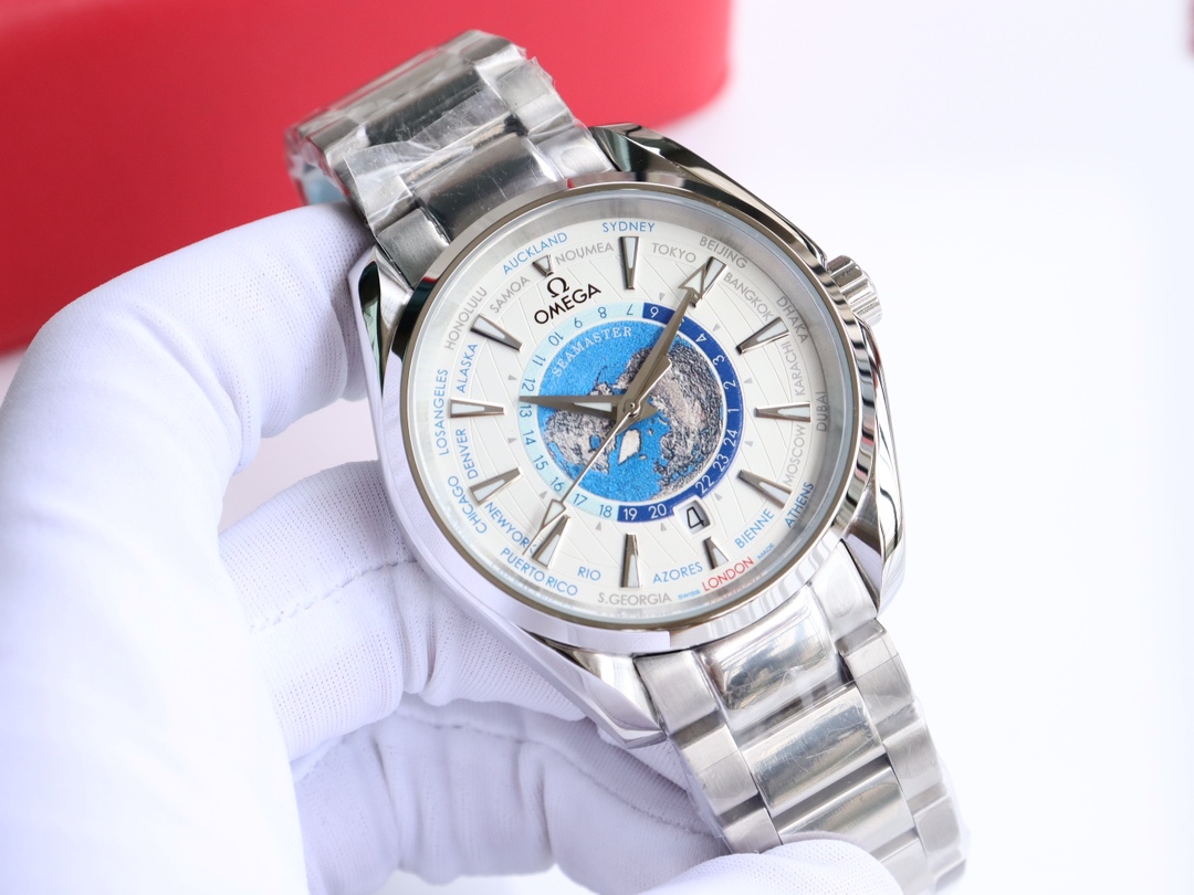 💰380 欧米茄omega海马系列 aqua teera 150米腕表!直径41mm
316l精钢表壳,独家cnc工艺打造,搭配拱形耐磨超强玻璃,字面纹路清晰格仔匀称相当
搭载 全自动机械机芯
意大利进口橡胶胶带316精钢原装表扣可选