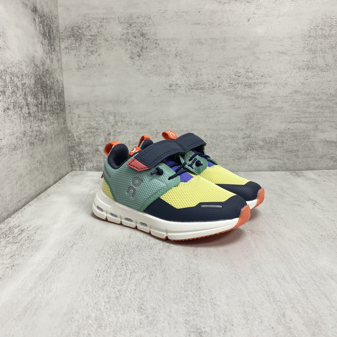 NO:811523,On | Cloud lay children's shoes, size 26 to 37, color yellow and green · Smaller Cloud module, lighter weight can also awaken sports performance · Cushioning performance extends from the heel to the midfoot, bringing extra stability · Wider grooves in the outsole to meet the needs of large-scale movements · Additional rubber gaskets are added to enhance durability · Laceless fastening system makes it easy for children to put on and take off independently, Onlay sneakers, sneakers,19860909On昂跑|Cloud lay 童鞋 码数26～37 颜色黄绿 ·体积更小的Cloud 模块,较轻体重也可唤醒运动性能 ·缓震性能从后跟延伸至中足,带来额外的稳定性 ·外底更宽的沟槽,以满足大幅度的运动需求·增加额外橡胶垫片,加强耐久性 ·无系带的紧固系统便于孩童自主穿脱,昂跑运动鞋,sneakers,,Children's