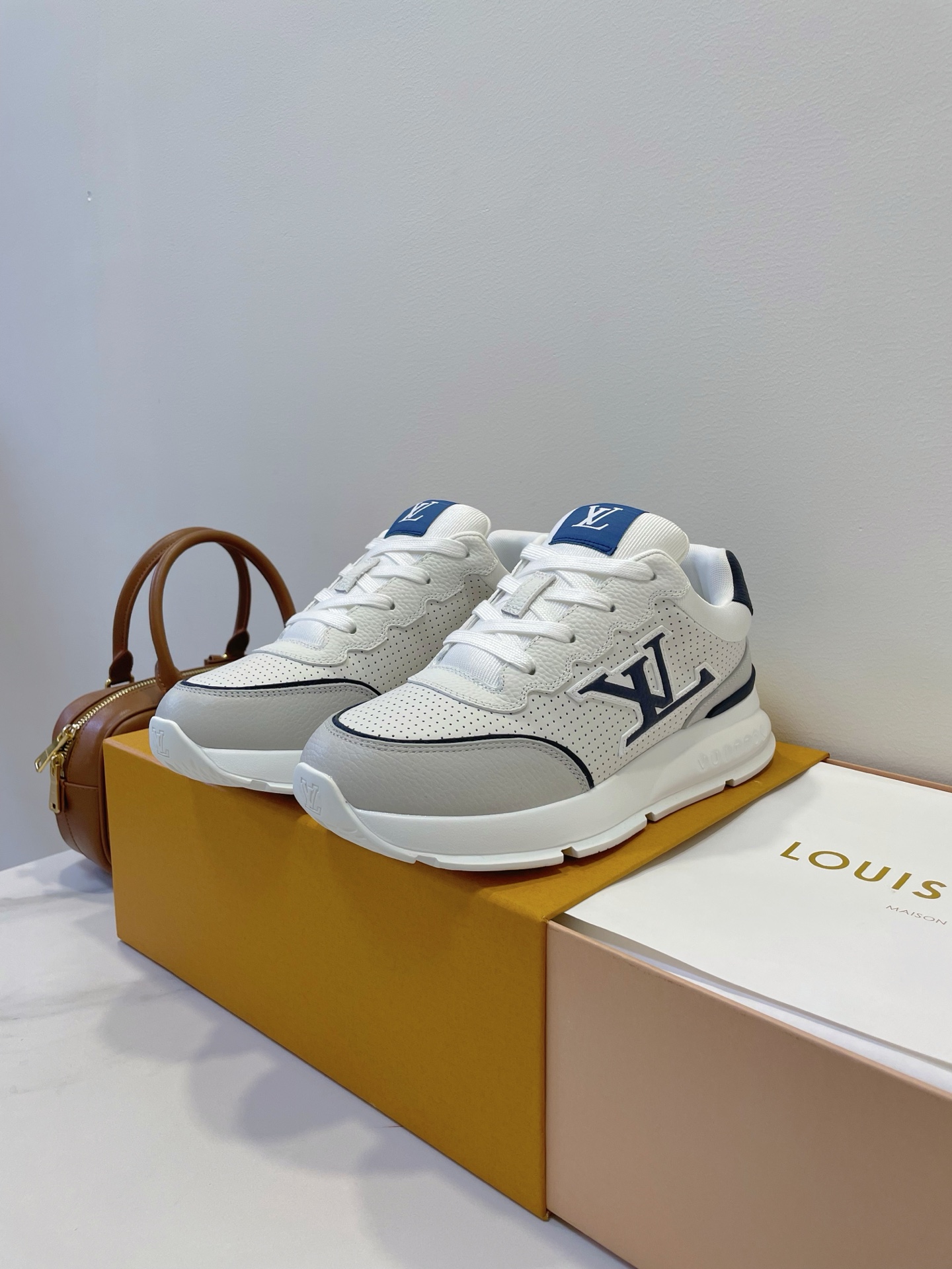 NO:382841,Where will life lead you? - by Louis Vuitton top purchasing standards, private-sole IP soles, lighter and more comfortable!  The two-color effect is very real, very close to ZP, and the whole series continues to contribute... Men's size size 38~46 (customized by 38.45.46), casual shoes/sports shoes, louis vuitton, sneakers19860909生命将引领你去向何方——by Louis Vuitton 顶级代购标准,私家底型 IP 鞋底,更轻更舒适！双色效果巨真实,巨接近ZP,整一系列继续奉献…… 男仕尺码 size 38～46(38.45.46订制),休闲鞋/运动鞋,louis vuitton,sneakers,Women's Shoes