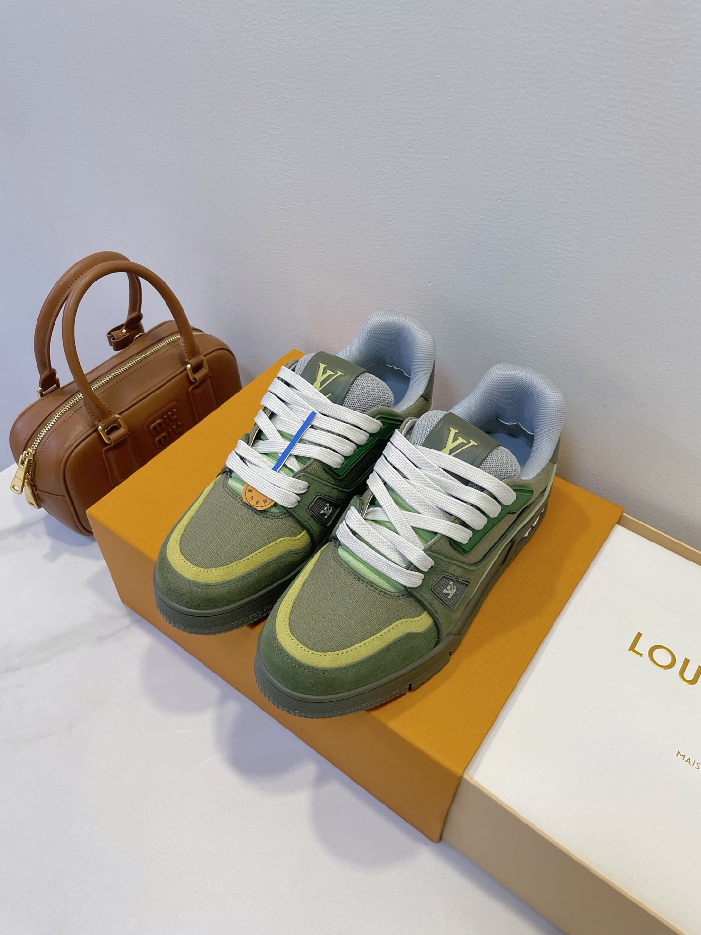 NO:382805,Equipped with snaps, where will life lead you to - by Louis Vuitton Top purchasing standards, private sole TPU sole, two-color effect is hugely real, hugely close to ZP, the whole series continues to contribute... Men and women size 35~45 Original box packaging accessories, casual shoes/sports shoes, louis vuitton, sneakers19860909配有卡扣 生命将引领你去向何方——by Louis Vuitton 顶级代购标准,私家底型 TPU 鞋底,双色效果巨真实,巨接近ZP,整一系列继续奉献…… 男女尺码 size 35～45 原盒包装配件,休闲鞋/运动鞋,louis vuitton,sneakers,Women's Shoes