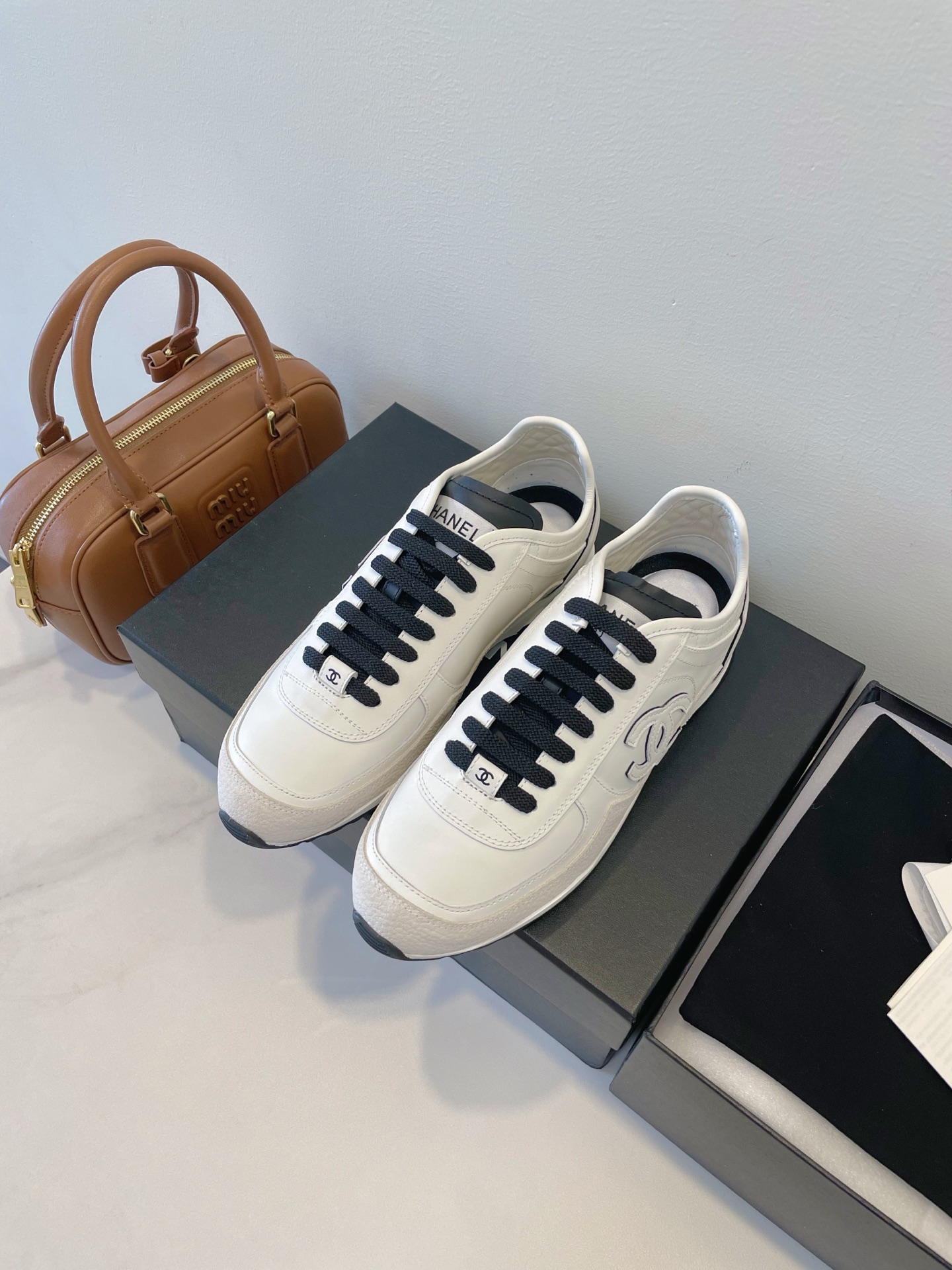 NO:382784,Chanel original replica, with super aesthetics in details!  Excellent texture!  Recommended by the cabinet sister!  A must-have style for the little fairies!  Original custom calfskin, soft, very comfortable, very delicate on the feet, contrasting color splicing material feels extraordinary to the touch... Size 35-40 Original box packaging accessories, casual shoes/sports shoes, chanel, chanel, sneakers, cowhide19860909Chanel 香奈儿 原版复刻 细节美感超强！质感超棒！ 柜姐建议推荐！小仙女们必入款式！ 原版订制小牛皮,柔软,非常舒服,上脚很秀气,撞色拼接材质对版手感非一般…… Size 35-40 原盒包装配件,休闲鞋/运动鞋,chanel,chanel,sneakers,cowhide,Women's Shoes