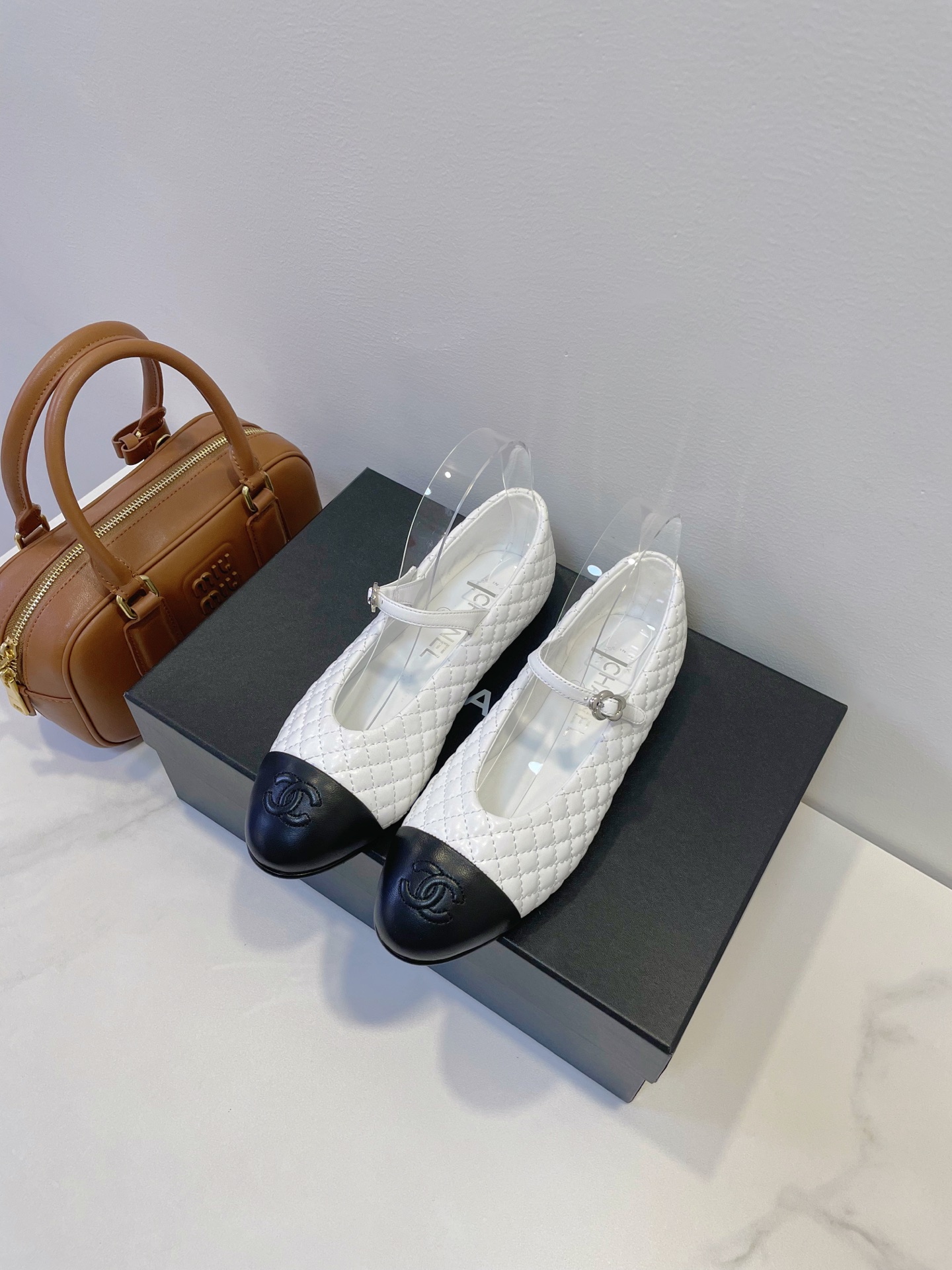 NO:449205,The hot Chanel CHANEL is ready to get into the trap!  A rich family has a rich sense of vision, and every pair is very beautiful!  The problem is wrong!  The classic elements of Xiaoxiang are strong and hard controlled. Size 35-40 Original box packaging accessories, single shoes, chanel, chanel19860909炙手可热的 香奈儿CHANEL 准备入坑！ 富家千金即视感满满 每一双都巨好看！纠结症犯了！ 小香经典元素浓浓,被硬控住啊 Size 35-40 原盒包装配件,单鞋,chanel,chanel,Women's Shoes