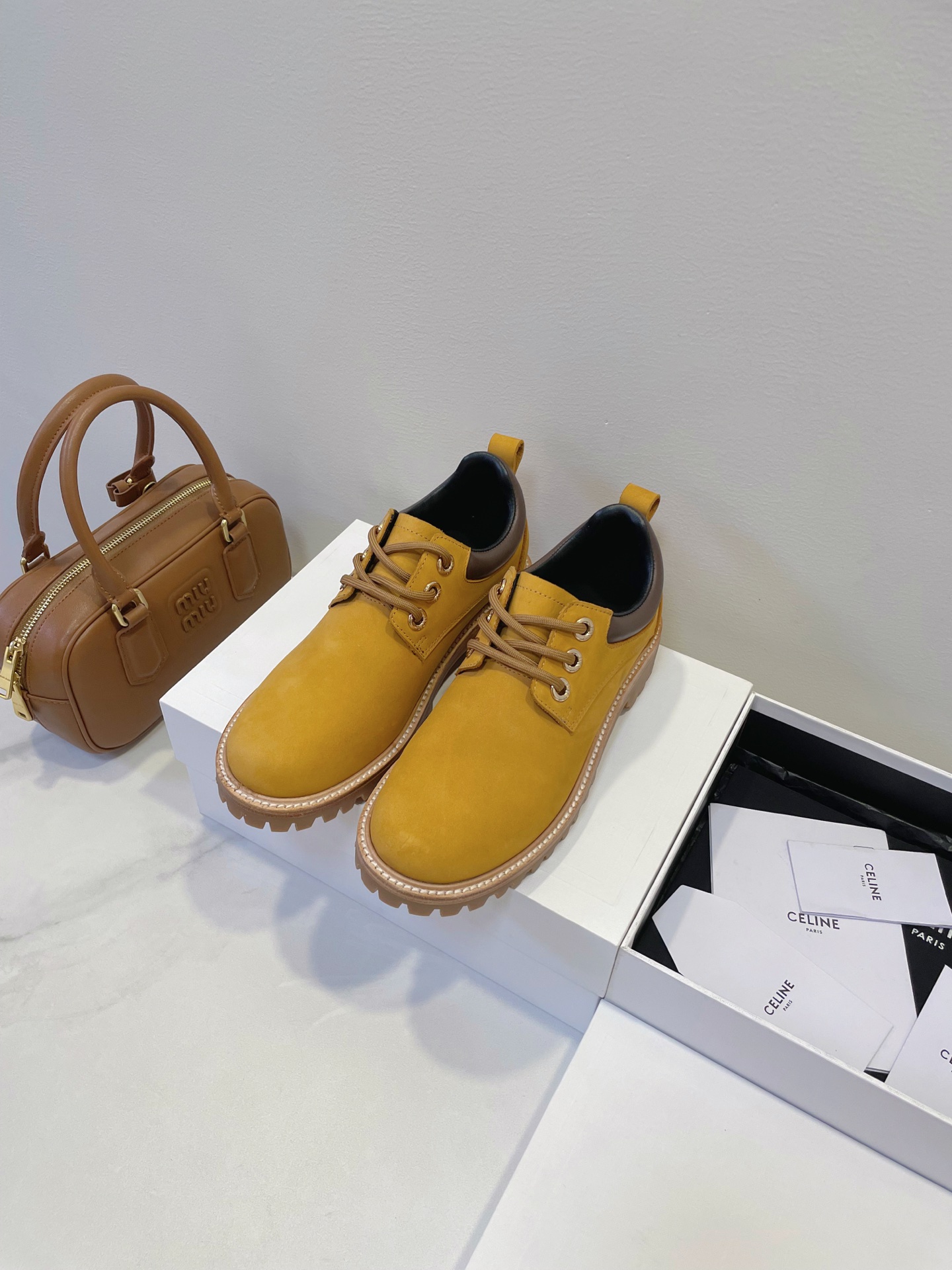 NO:491888,Wool high boots, leather high boots, short boots, deep-mouth shoes 111 Celine kurt couple big yellow boots, love the more time goes by, the difference between timberland hiking shoes, you won’t be stupid at all, lighter and more timberland!  The bones are full of handsomeness, and the treasure-digging posture is so awkward~ Size 35-45 Original box packaging accessories, boots, celine, celine, boots19860909羊毛高靴,皮里高靴,短靴,深口鞋 一一一Celine kurt 赛琳情侣款大黄靴,越穿越爱,区别 timberland 登山鞋,完全不会笨头笨脑,更轻更系巧！ 骨子里刻满了帅气,挖宝姿势太拽了～ Size 35-45 原盒包装配件,靴子,celine,celine,boots,Women's Shoes