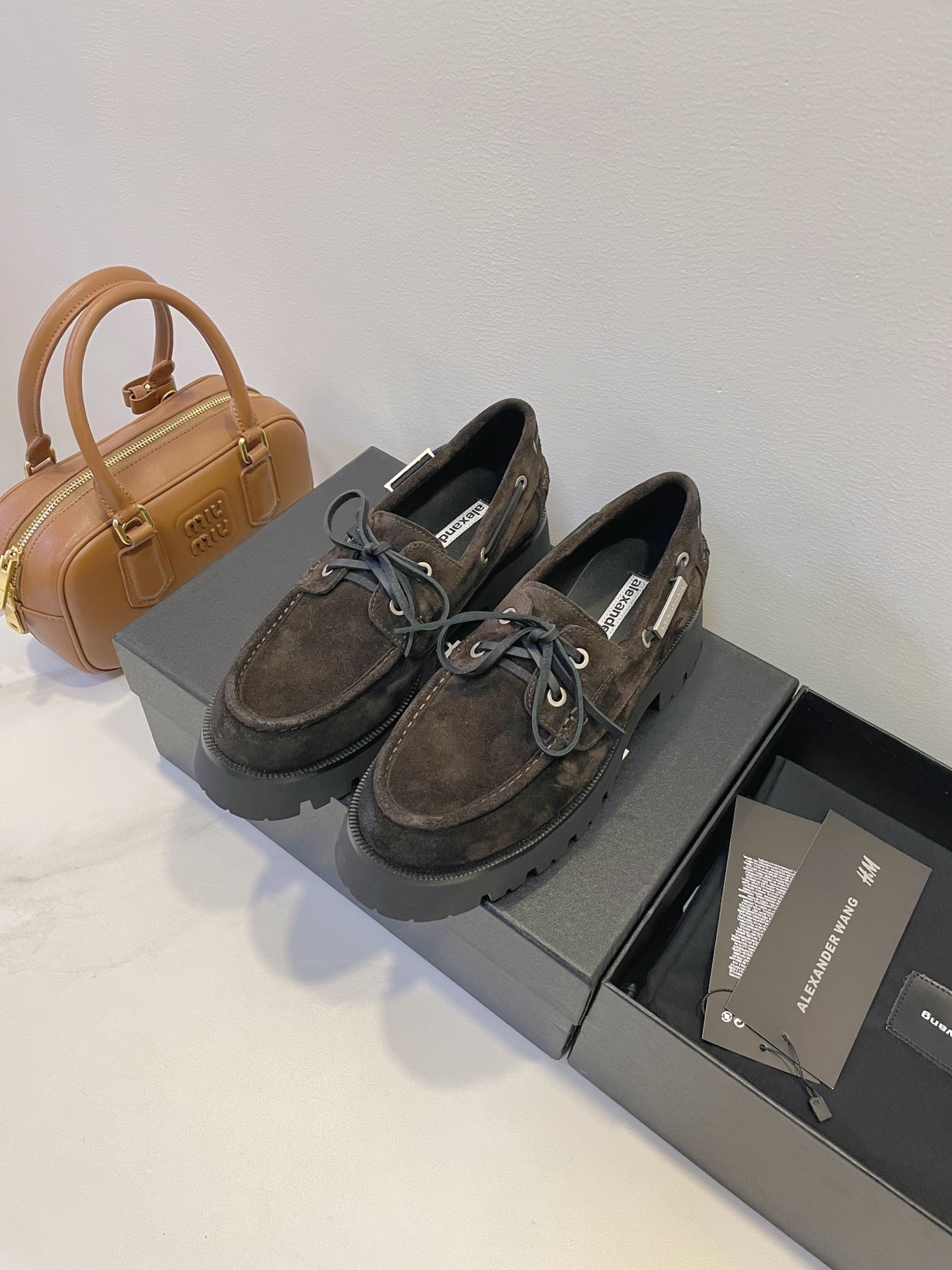 NO:545107,Alexander Wang Loafers new series...ss25 A pair of items that the queen can't refuse...... The true wife is so beautiful. The double-layer sole is uniquely designed, exquisite and just right, cowhide and beaded material, sheepskin inner footbed Size 35-40 Original box accessories packaging, high heels, alexander wang,loafers, high heels, cowhide, sheepskin19860909Alexander Wang 大王乐福鞋新系 ......ss25 一双女王都拒绝不了的单品 ...... 真心太太太太太太美了 双层鞋底独特设计,精致的恰到好处,牛皮开边珠材质,绵羊皮内里垫脚 Size 35-40 原盒配件包装,高跟鞋,alexander wang,loafers,high heels,cowhide,sheepskin,Women's Shoes