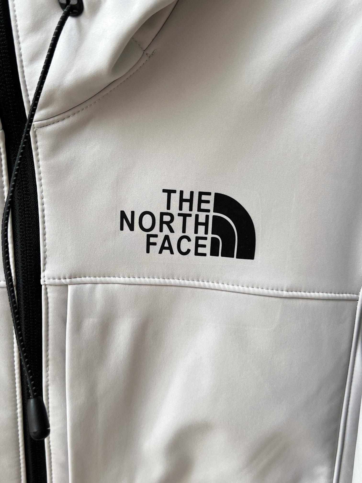 The North Face Colorblock Hooded Softshell Jacket - Windproof, Breathable 6 a1724938783904 4111
