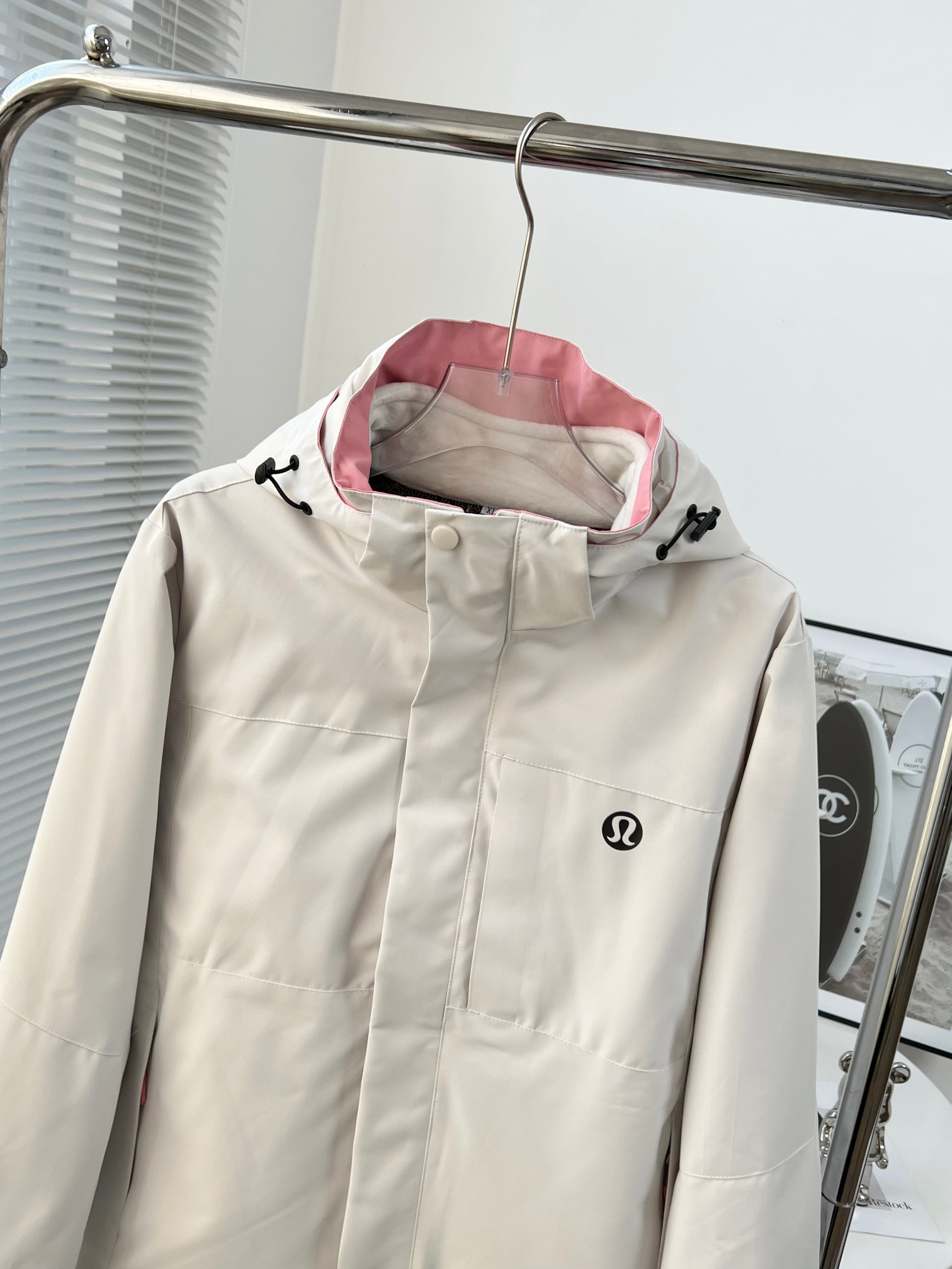 High-Class Lady’s Gore-Tex Zipper Coat: Windproof, Waterproof, Imported Fabric (D-X 8603) - 图片 2