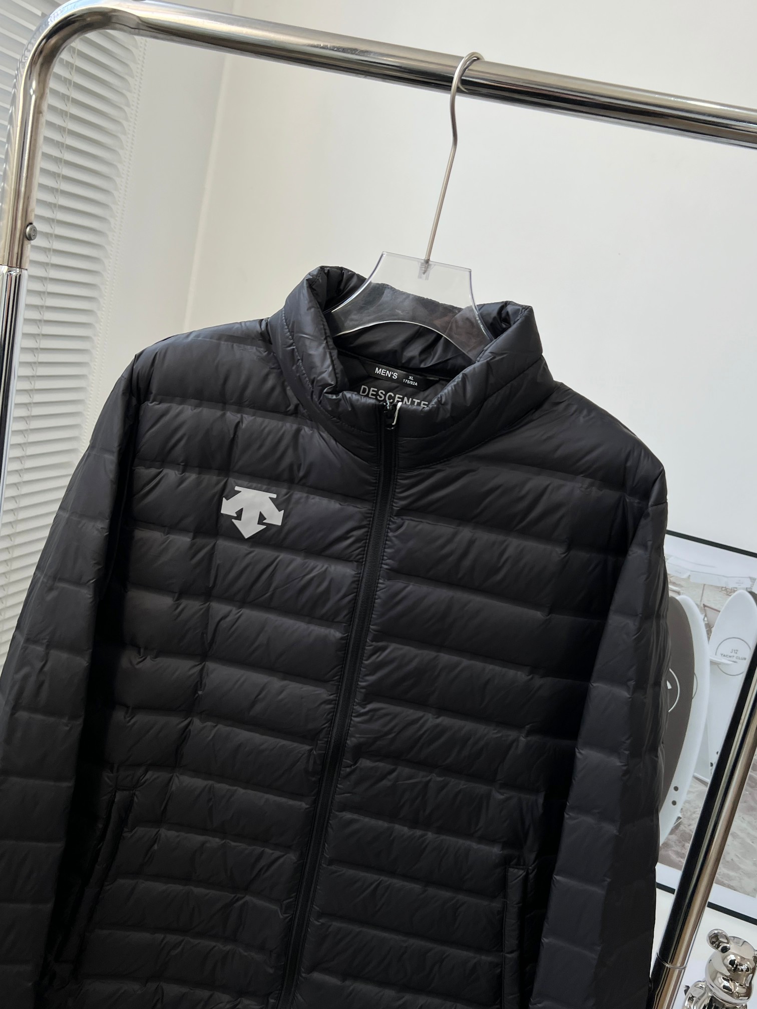 Descente D-X 6616# Lightweight Feather Suit for Winter Comfort and Style - 图片 3