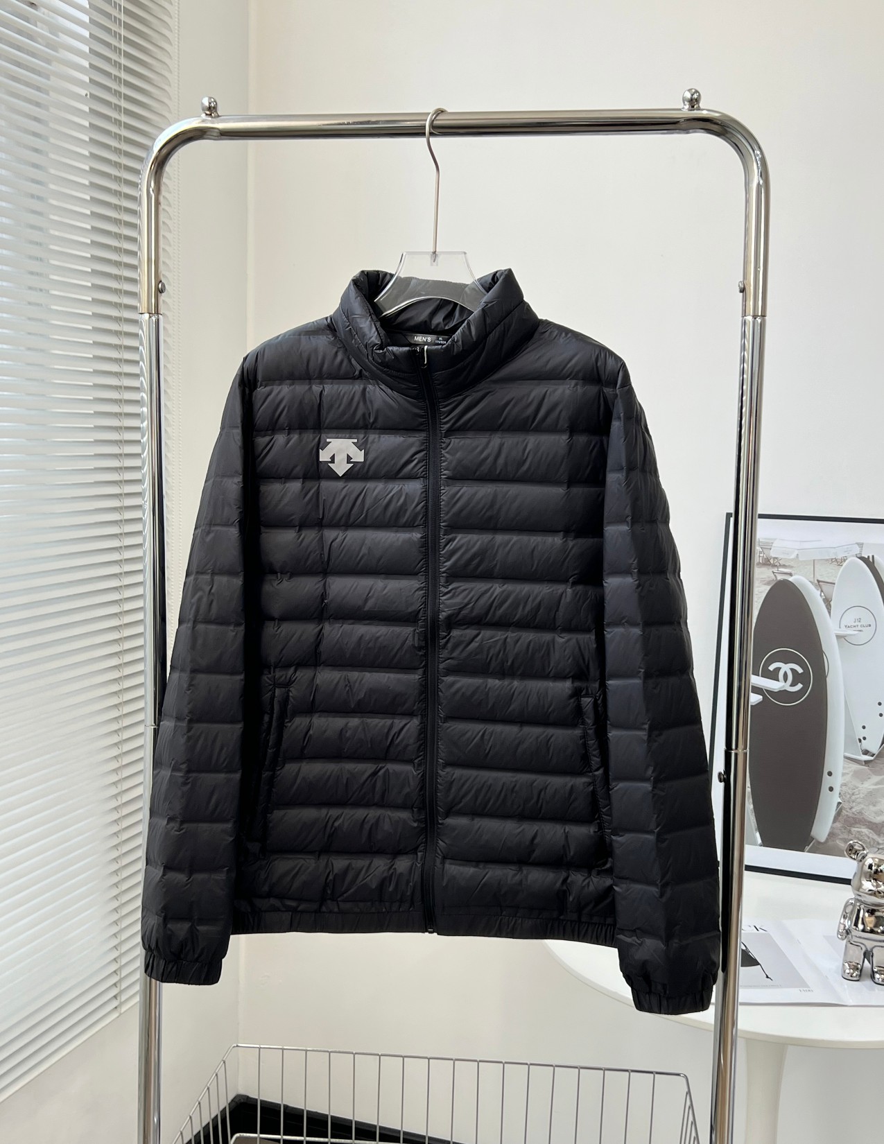 Descente D-X 6616# Lightweight Feather Suit for Winter Comfort and Style - 图片 2
